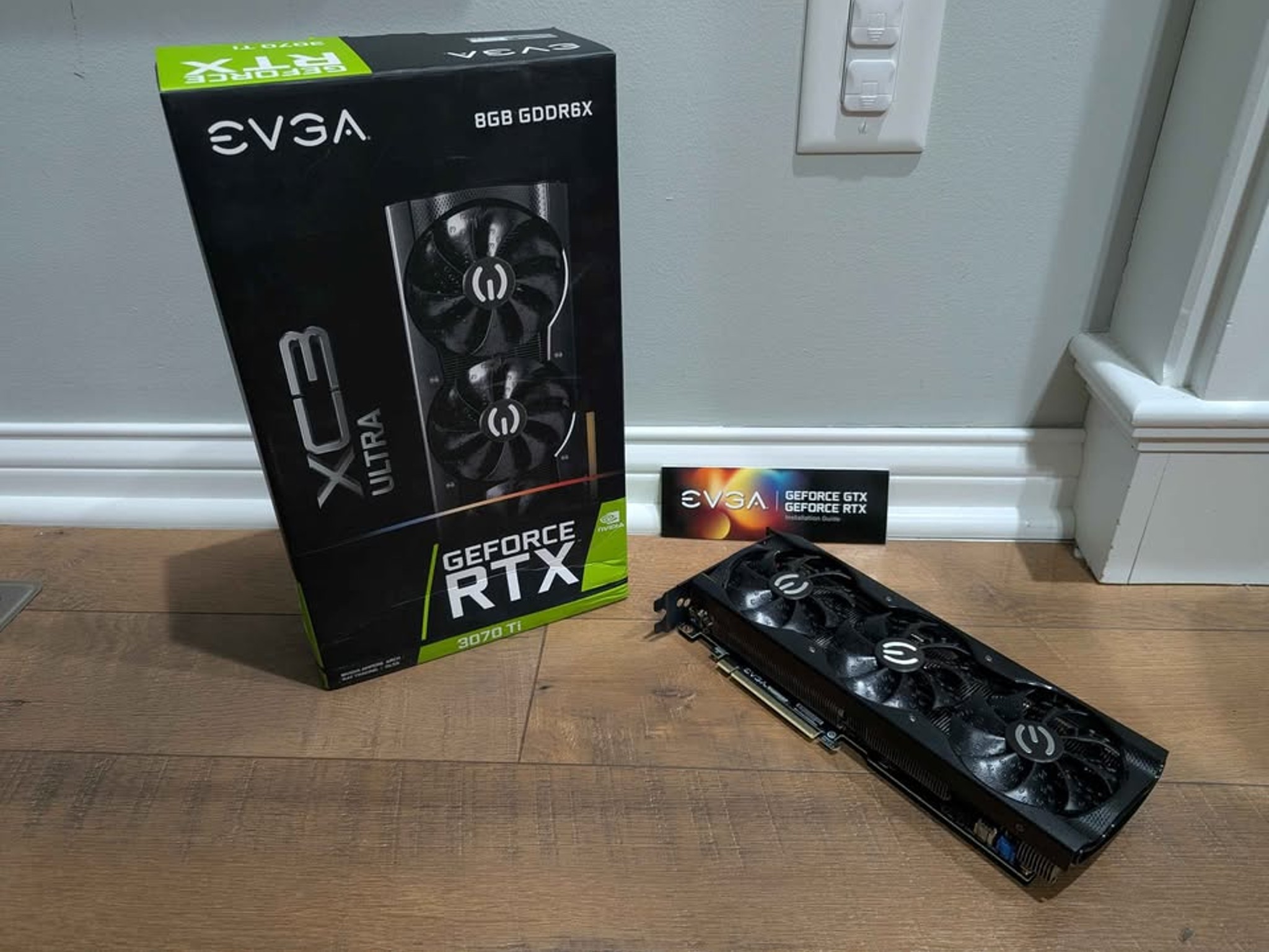 EVGA XC3 ULTRA GAMING GeForce RTX 3070 Ti - 8GB GDDR6X, Metal Backplate