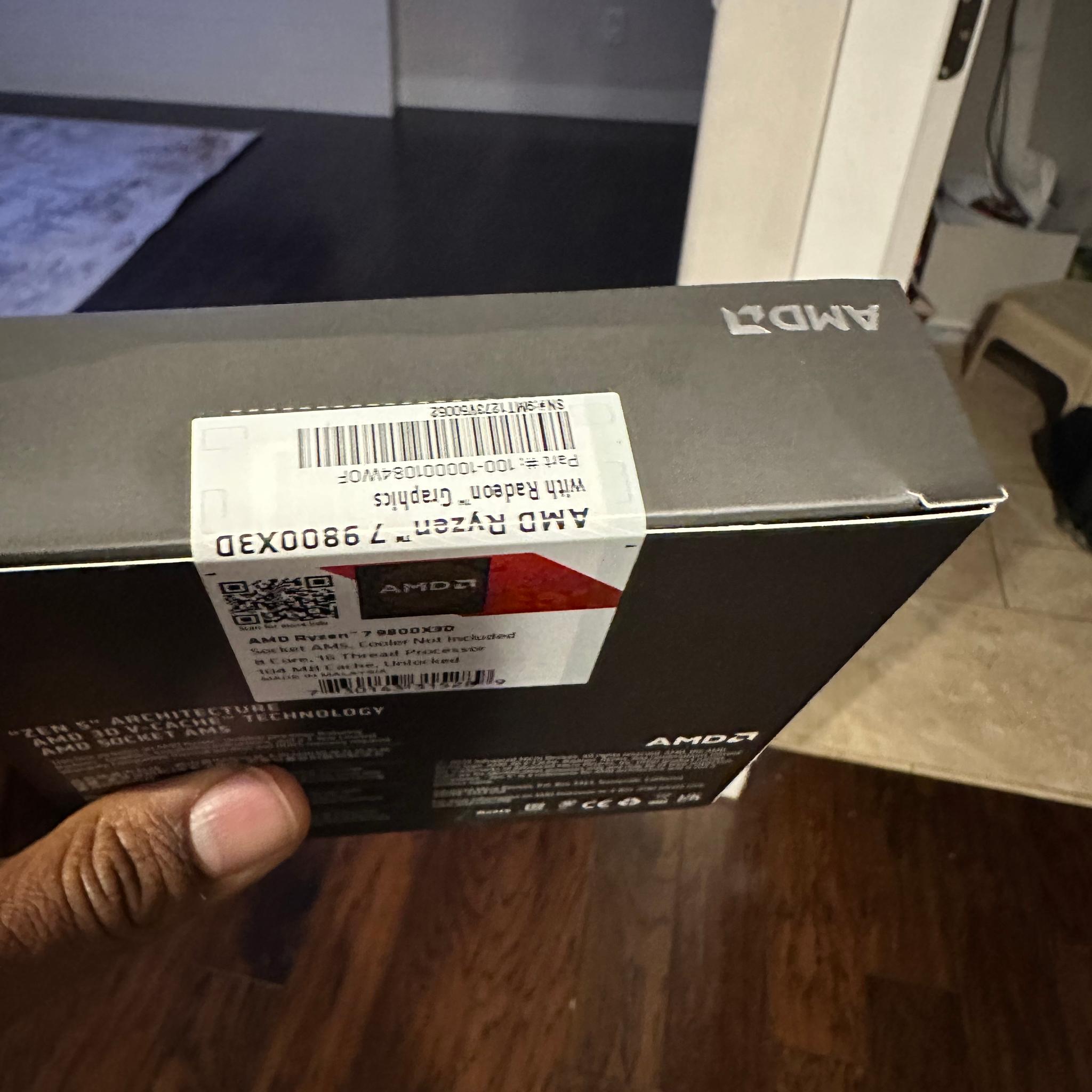 GIGABYTE AORUS GeForce RTX 5080 MASTER 16G AND (9800X3D NEW)