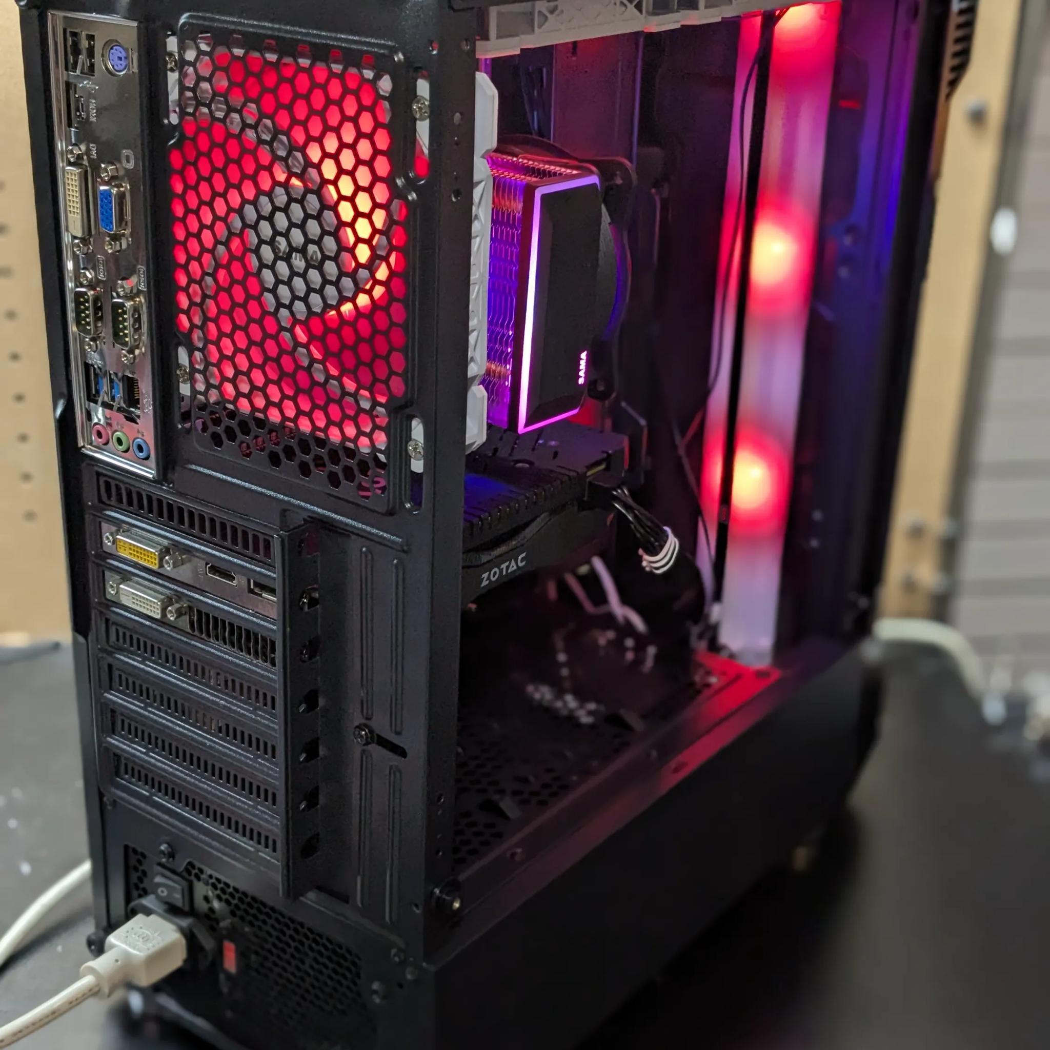 Rush B: 3 Stripe | 120 FPS Fortnite | Scratch and Dent | i5-4570, 16GB RAM, 480GB SSD, GTX 950
