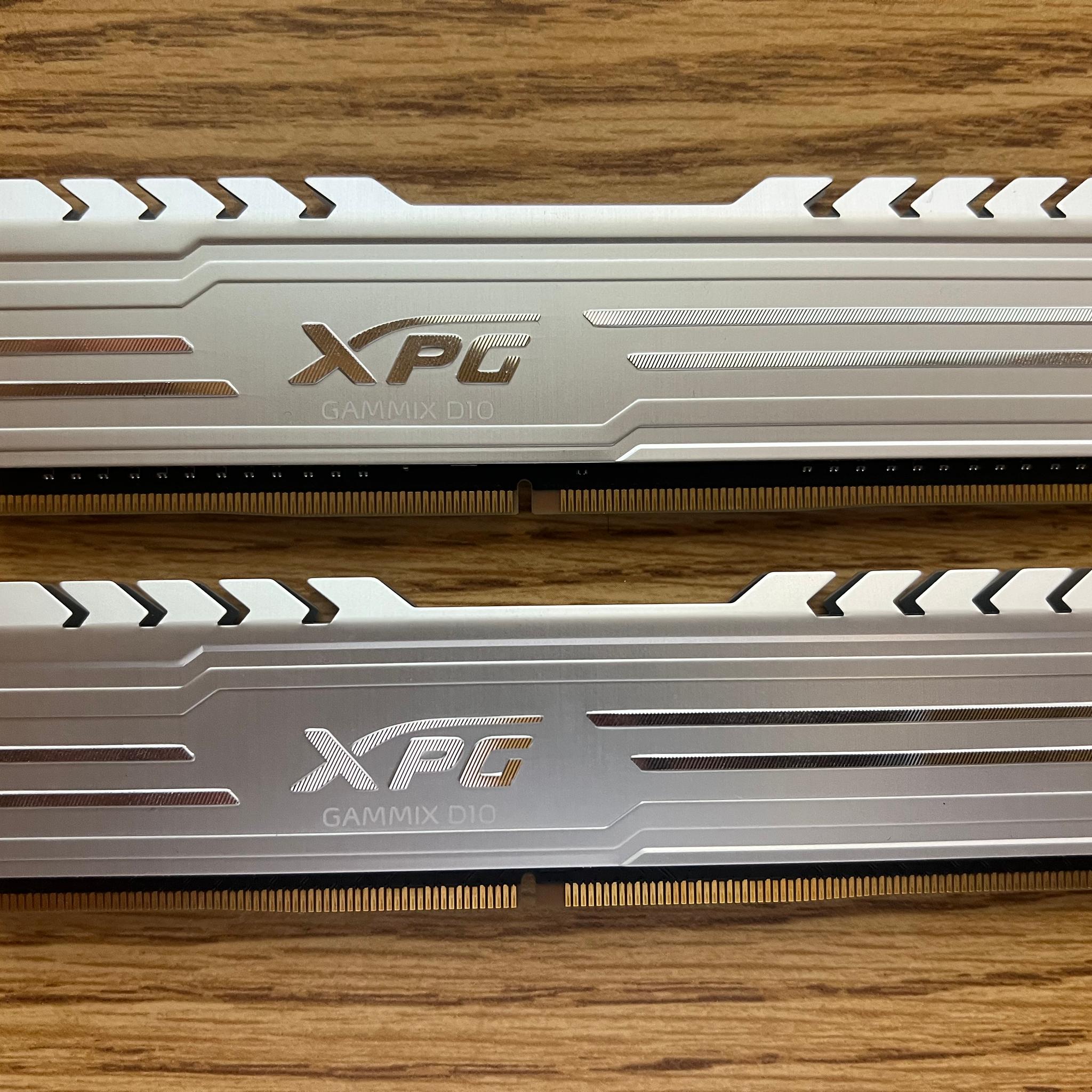 16GB (2x8GB) DDR4-3000MHz CL16 ADATA XPG Silver RAM Memory
