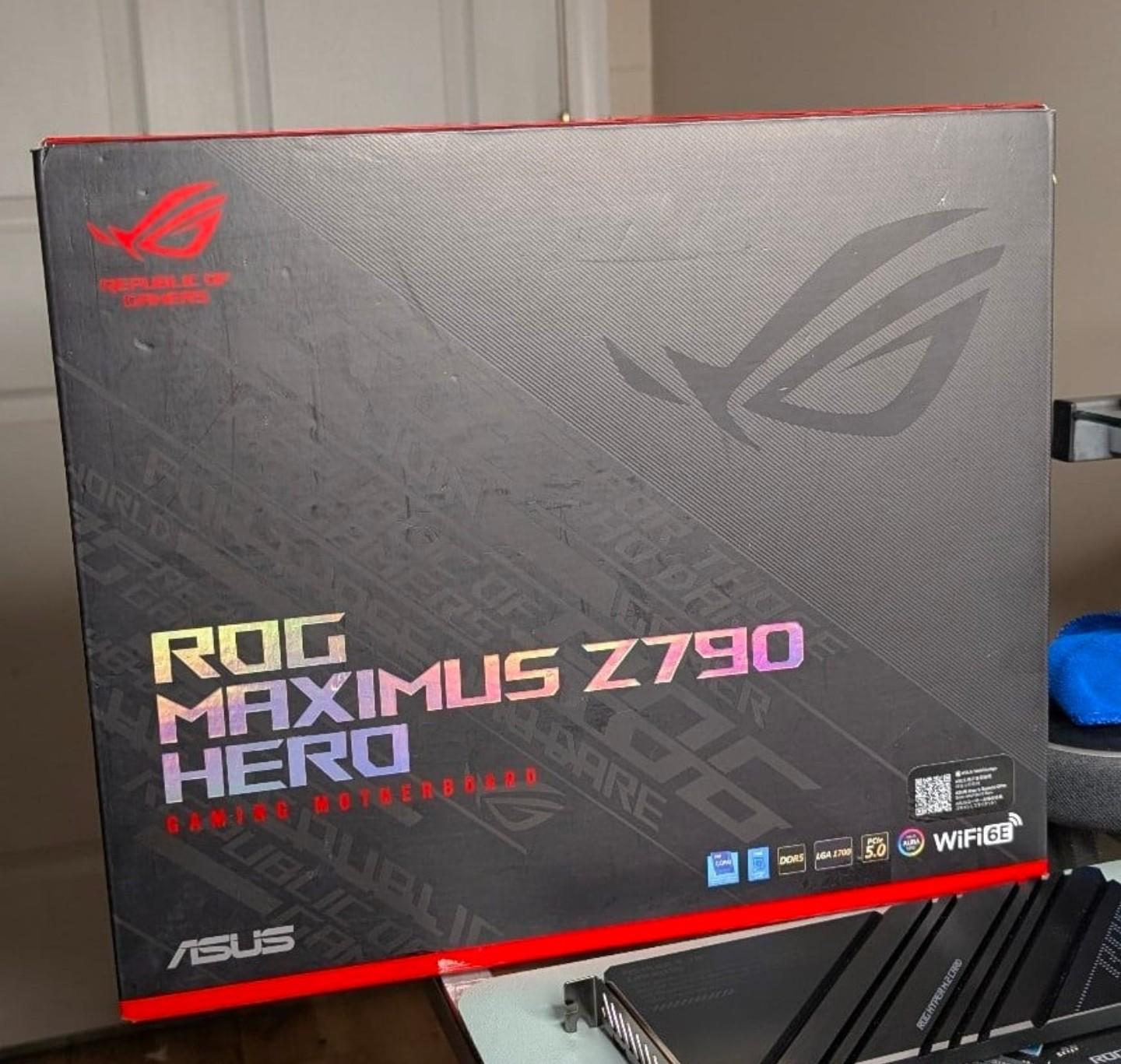 ASUS ROG Maximus Z790 Hero Motherboard + ROG Hyper M.2 Card + DDR5 Support