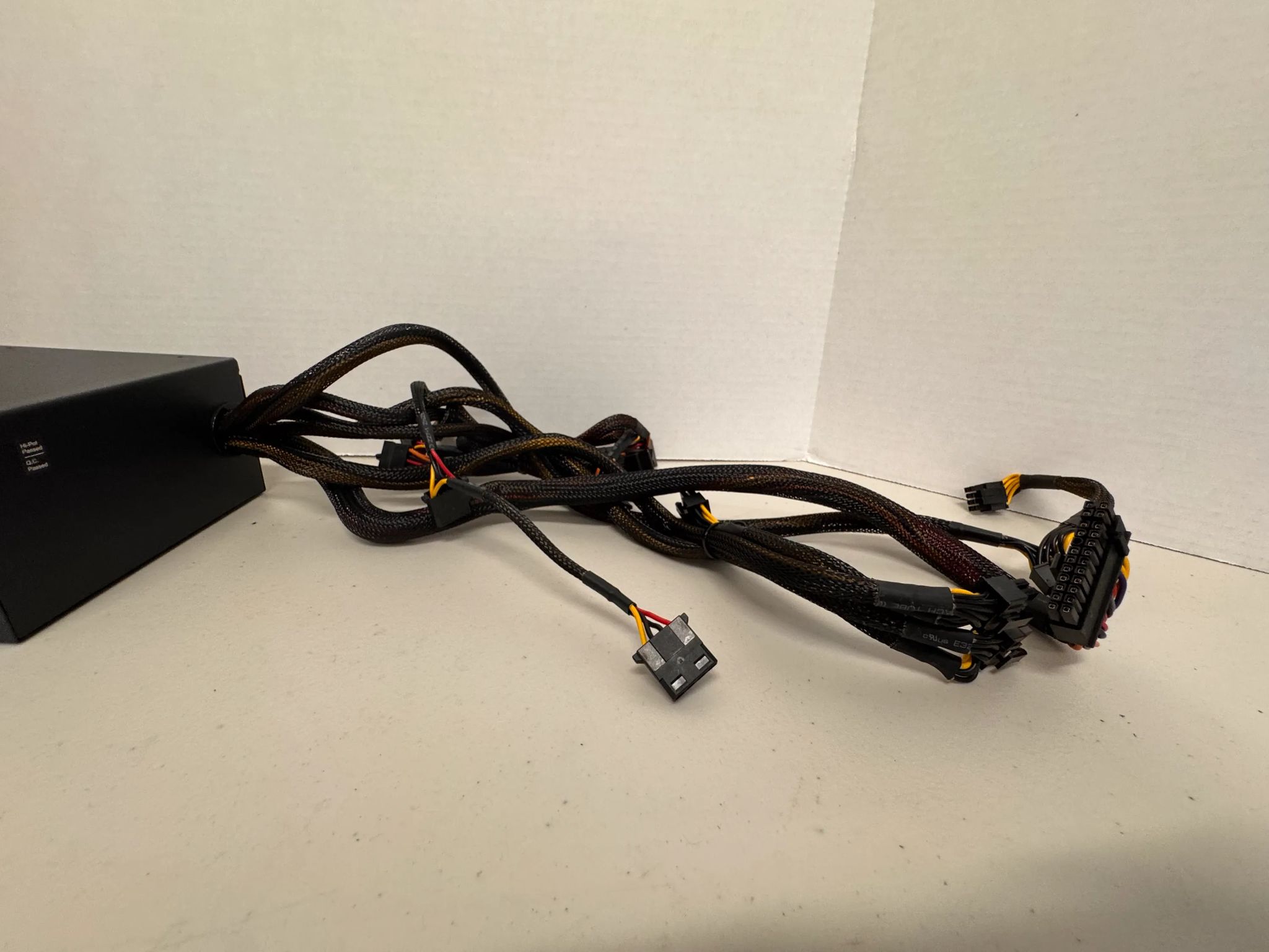 Apevia Prestige 800w 80+ Gold Power Supply