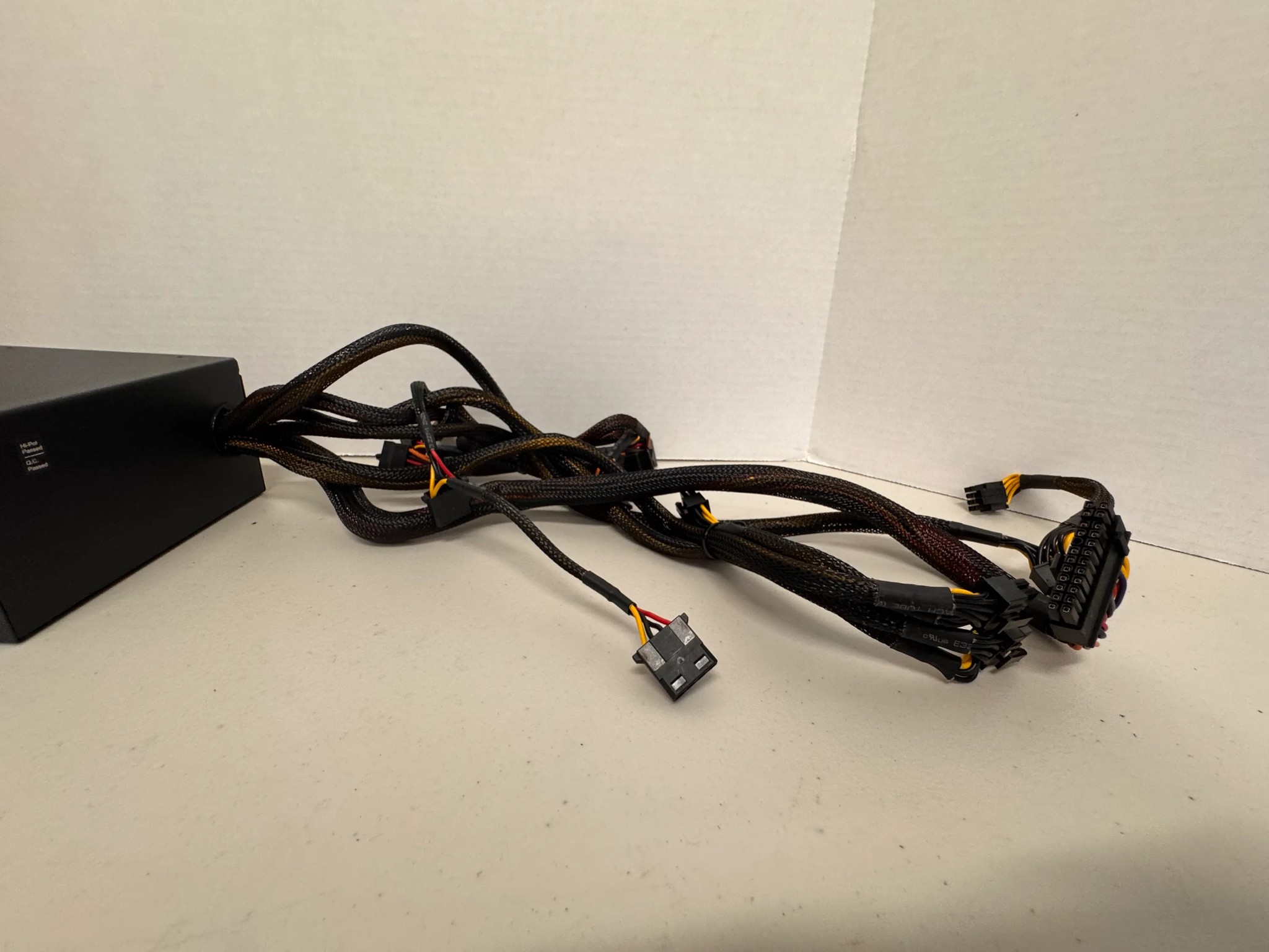 Apevia Prestige 800w 80+ Gold Power Supply