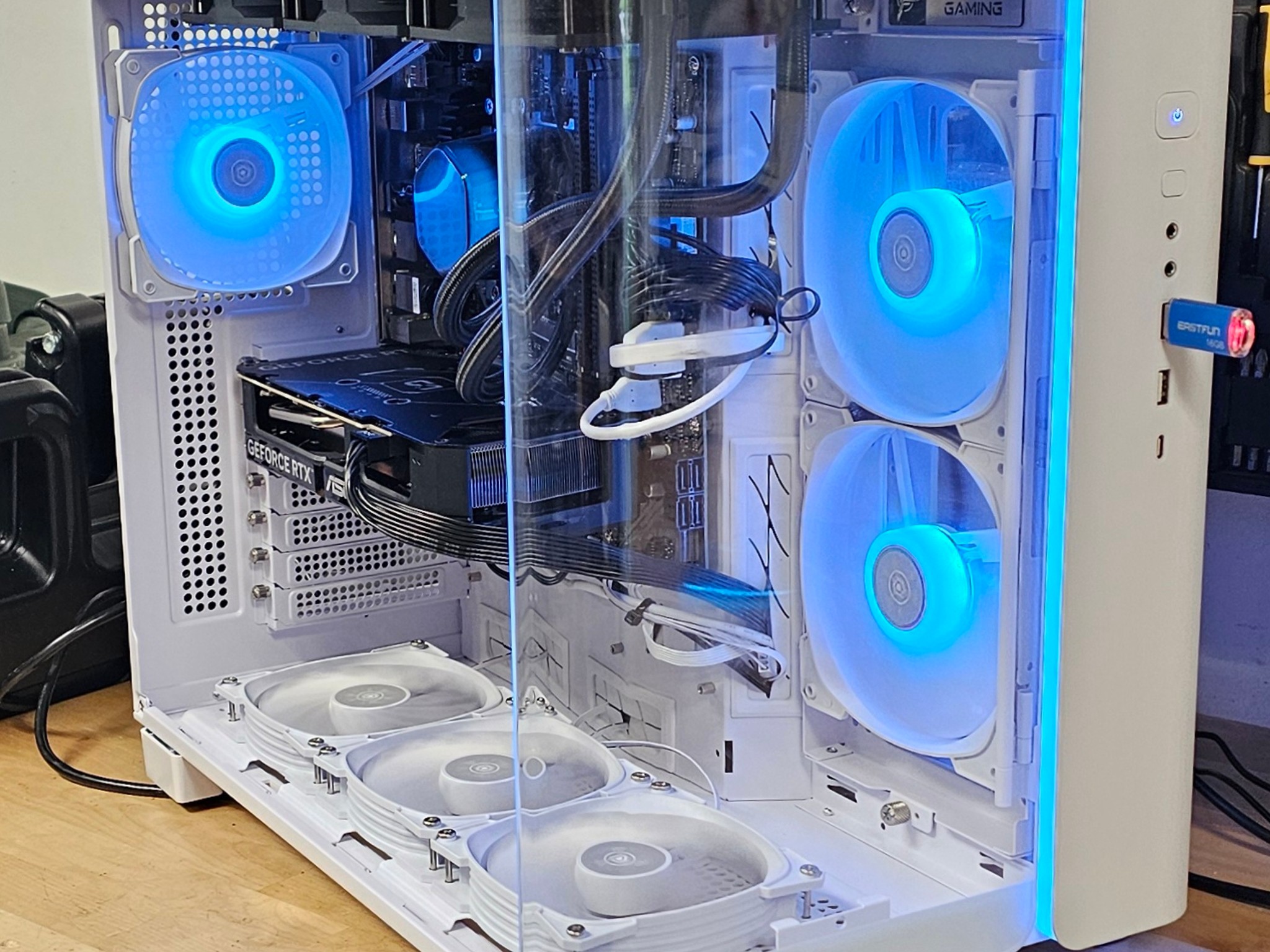White PC Case with Tempered Glass w/ 7 RGB Fans