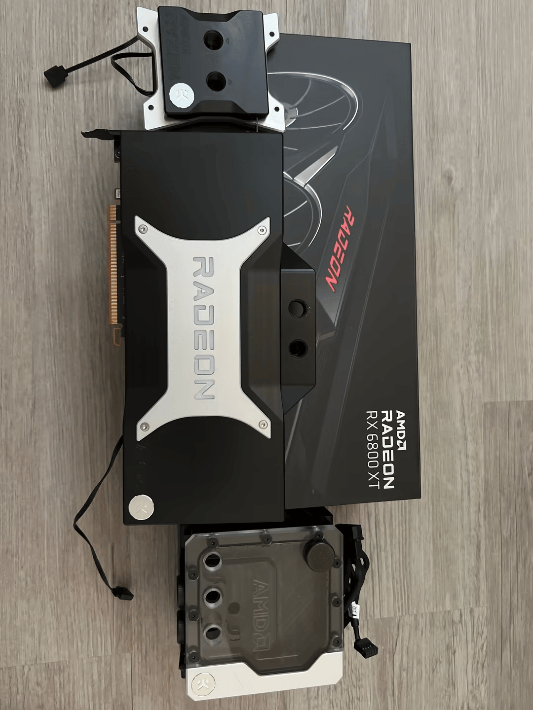 AMD Radeon™ RX 6800 XT Midnight Black With EK waterblock