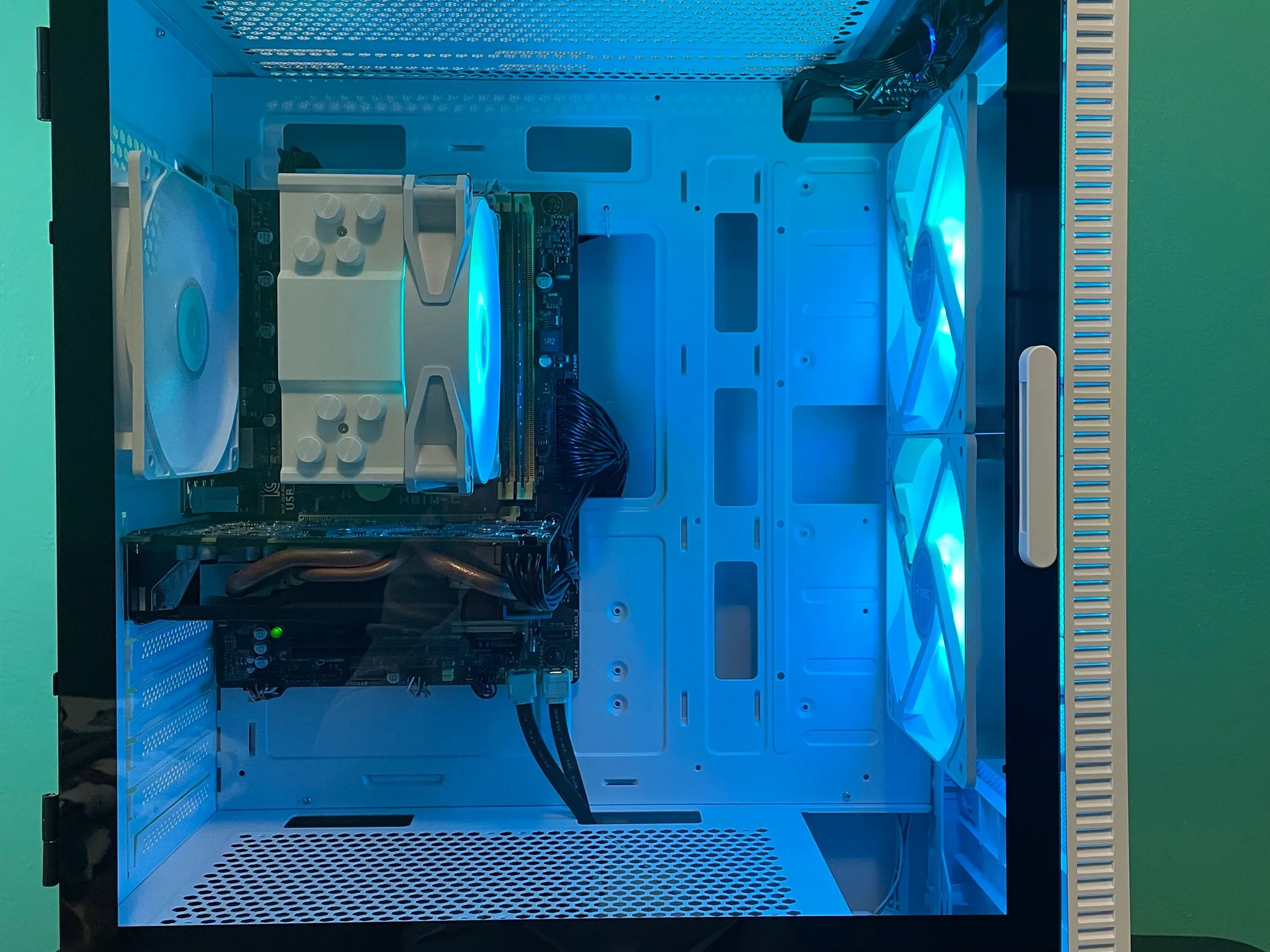 ANTEC Glass Gaming PC | Intel i5 / Nvidia GTX970 / 8GB / 1.1TB Win 10 Pro WiFi