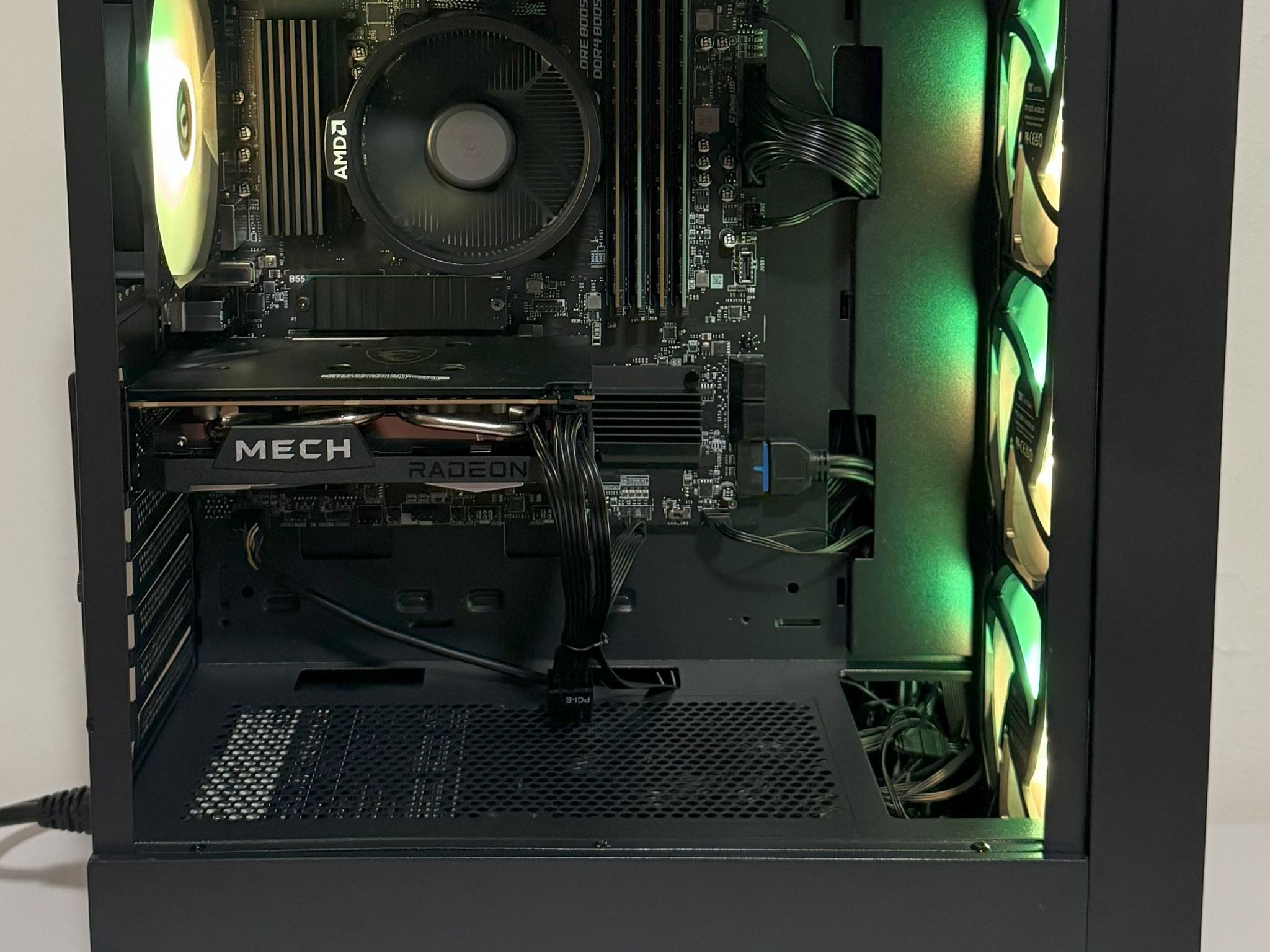 AMD Ryzen 5 5600GT Gaming PC Radeon RX 6500 XT MSI B550 32GB DDR4 1TB NVMe SSD Thermaltake ARGB Case