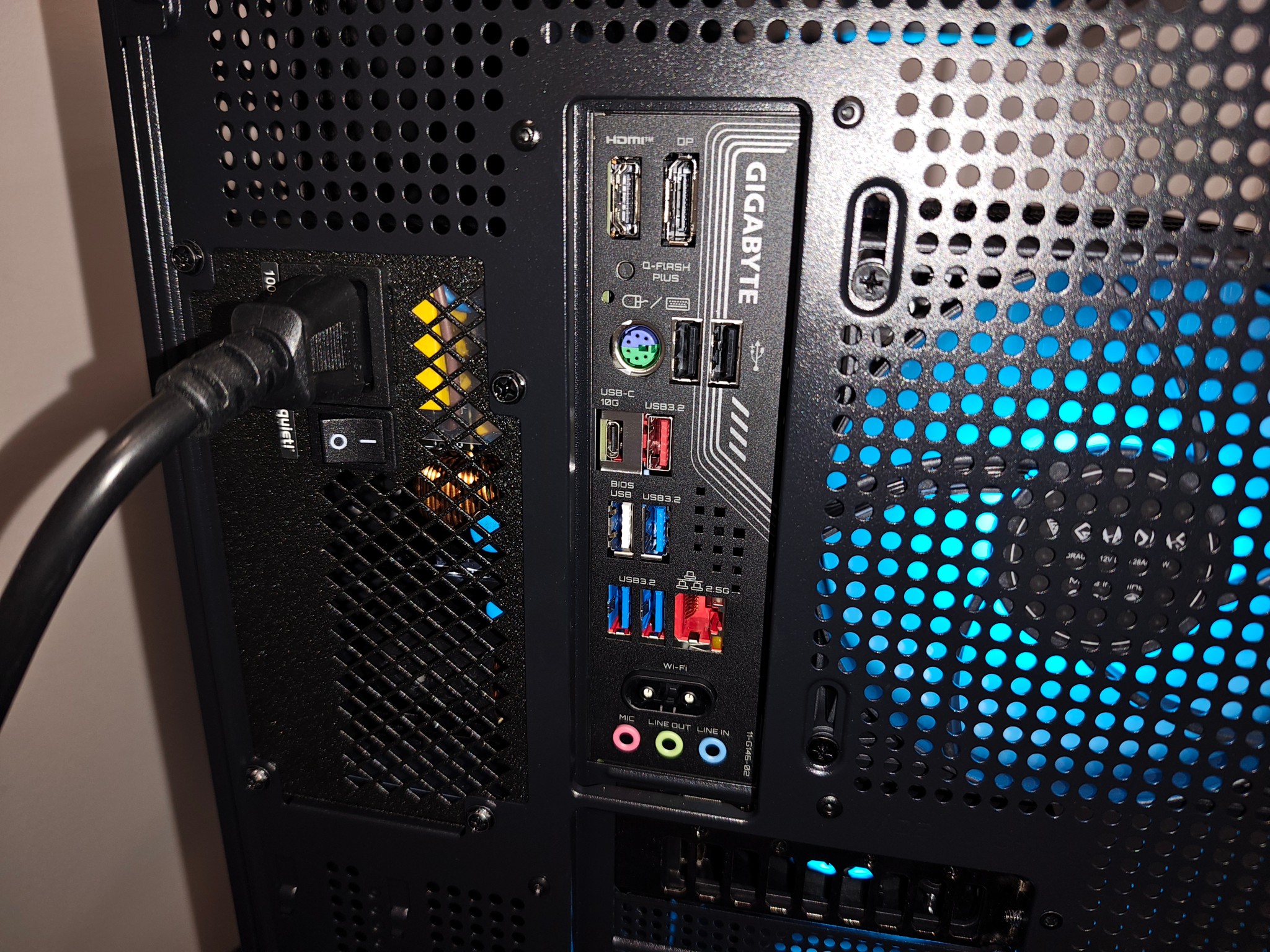THE STAGE, custom 4k high end RTX 5070 Gaming pc with 32 gb of ddr5 ram!