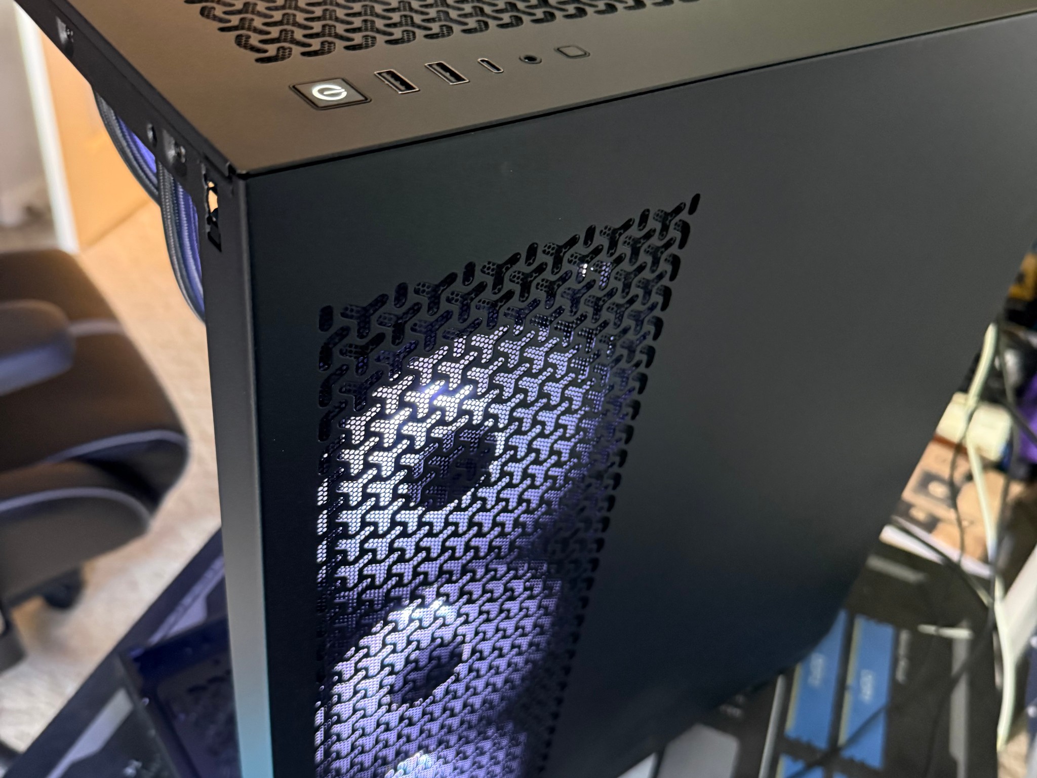 Custom RTX 4080 FE with AMD 9700X