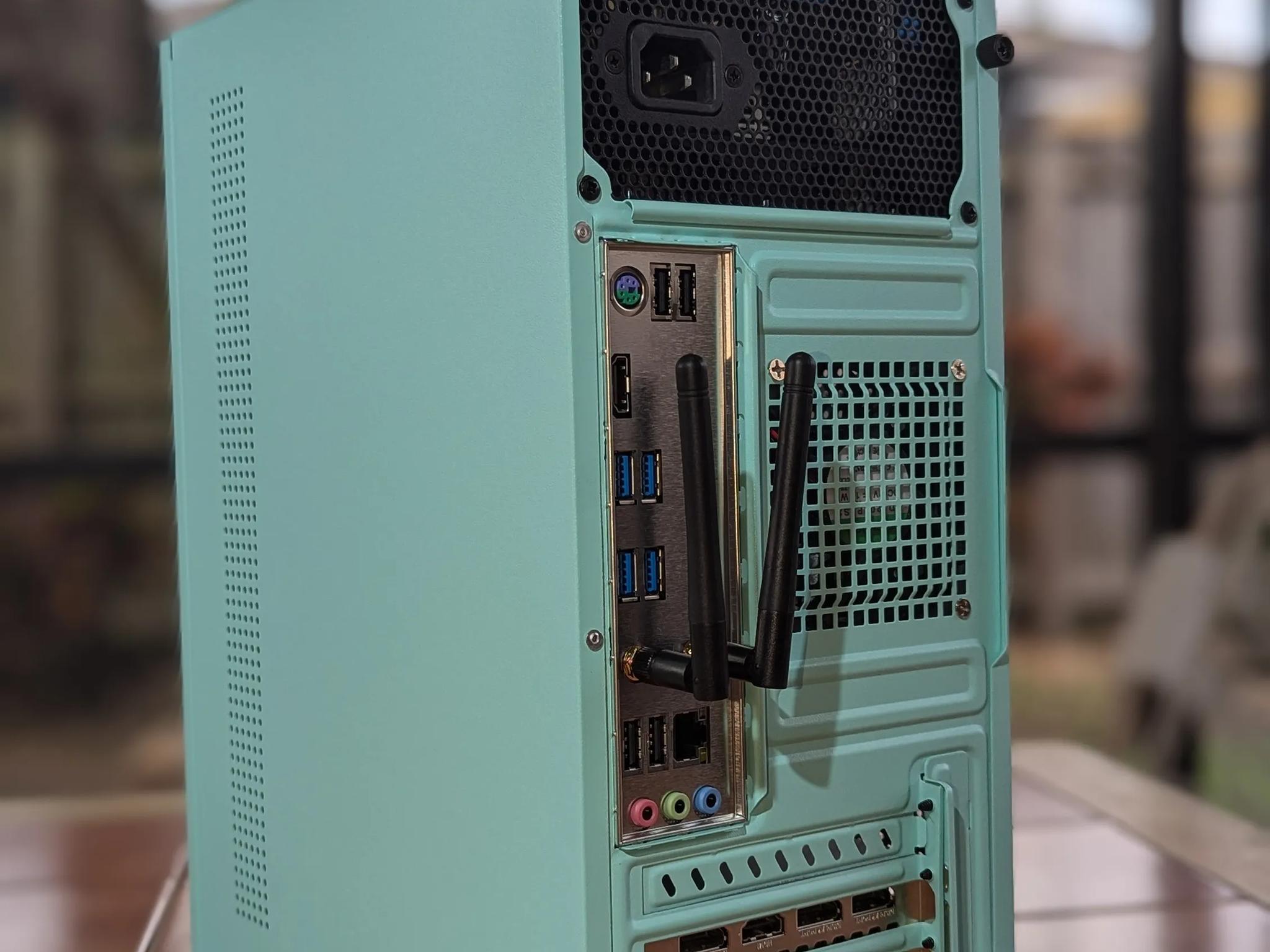 Tiny But Mighty - Ocean - RX 5600 XT Ryzen 5 3600 16GB 1TB NVME