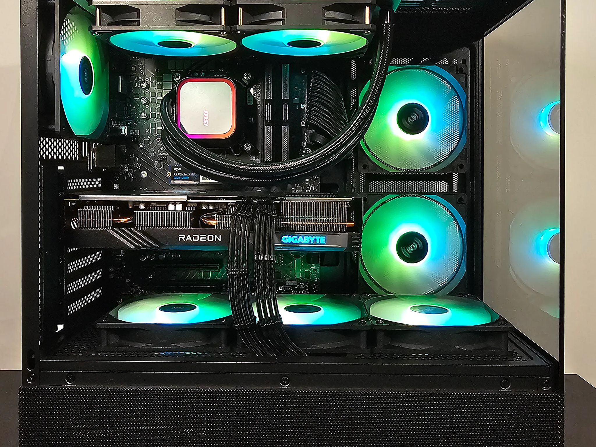𝔗𝔥𝔬𝔯 / i5 12400f / RX 7600 XT 16GB / 32GB DDR5 / 1TB SSD / Wi-Fi + BT