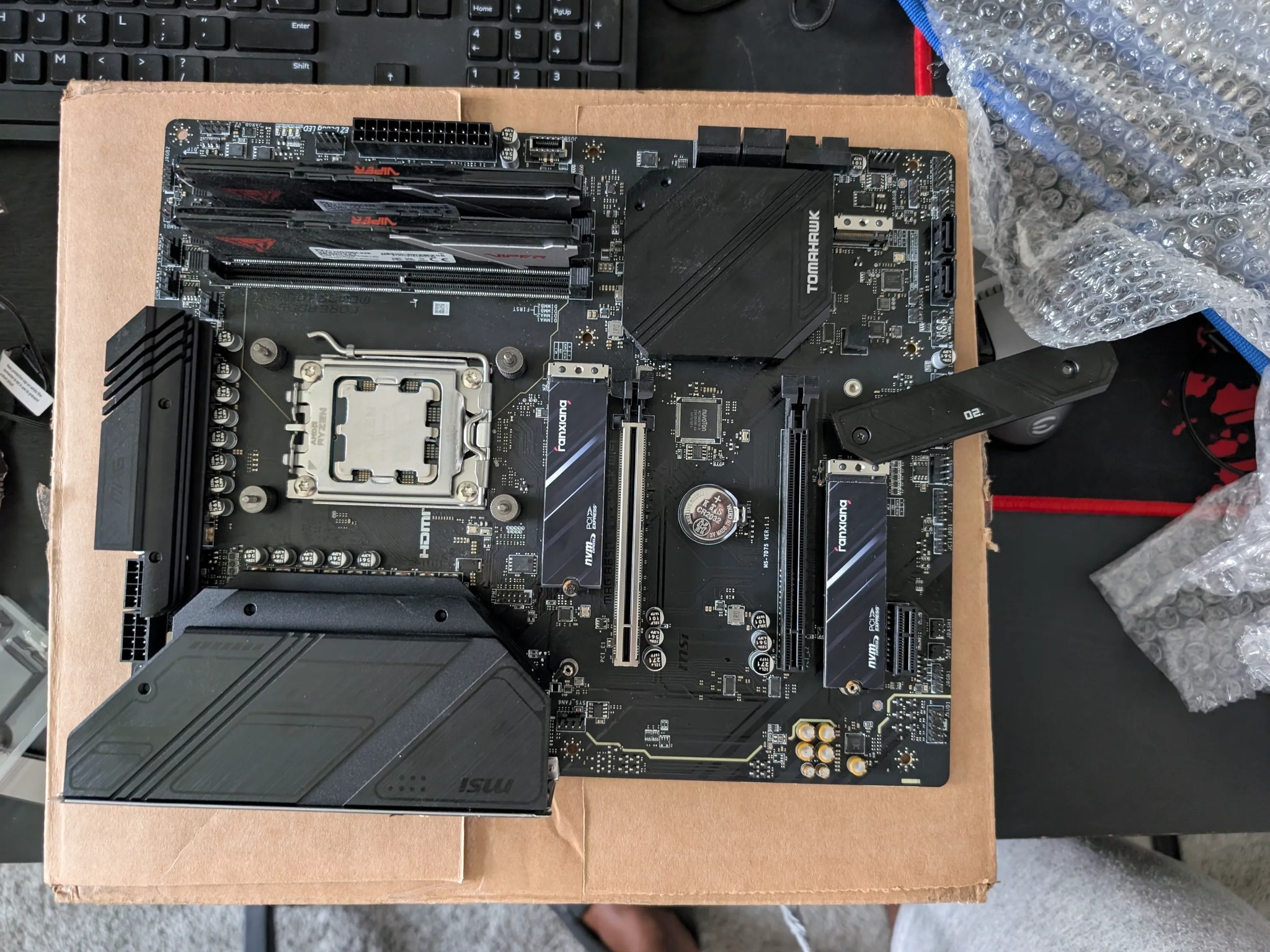 MSI B650 Tomahawk Wifi, Ryzen 7600x, 32gb DDR5 ram, dual 512gb GEN 3 SSDs and 360mm DEEPCOOL LD360