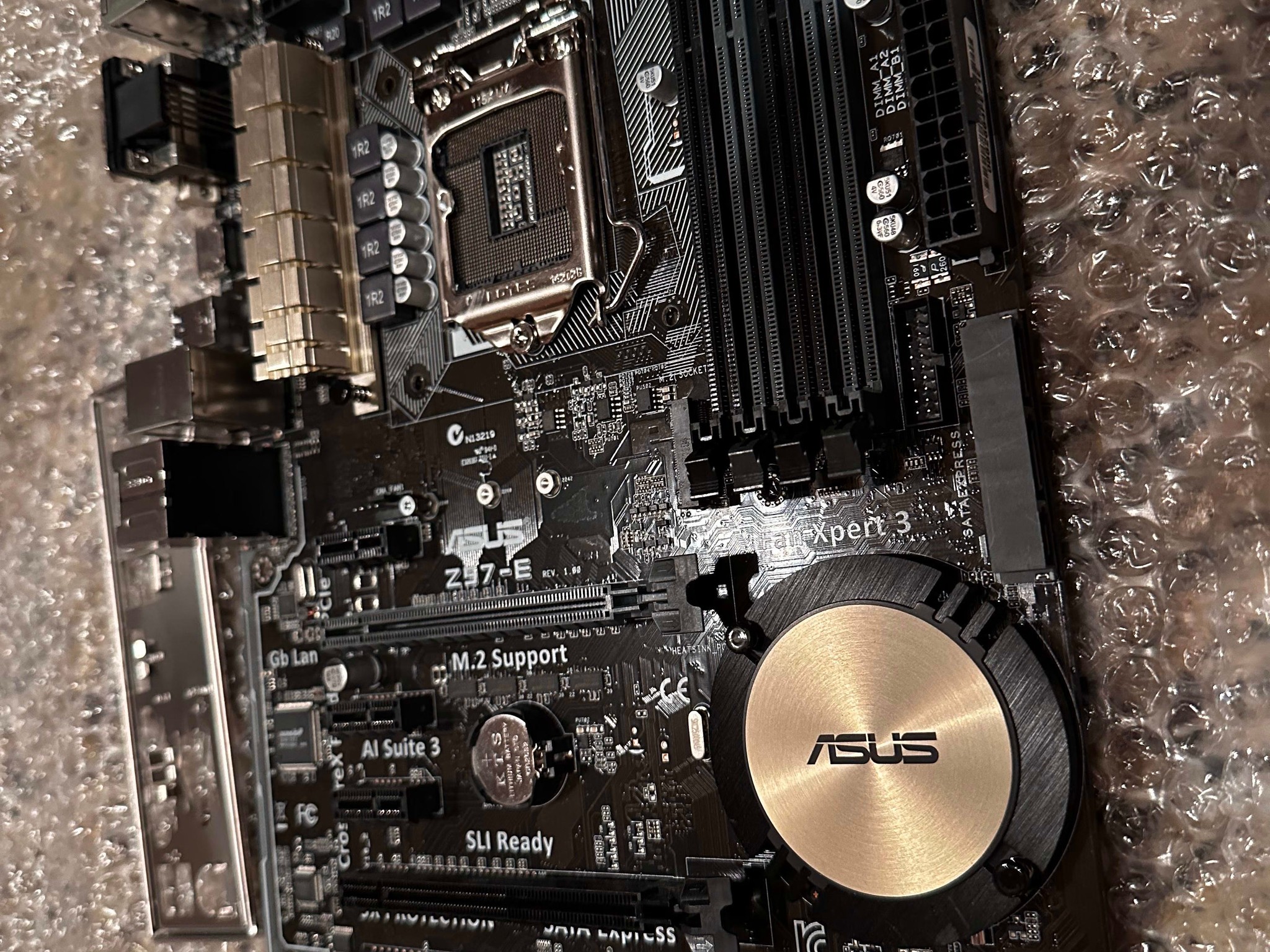 [Does not POST] Asus Z97-E ATX LGA1150 Motherboard with IO shield