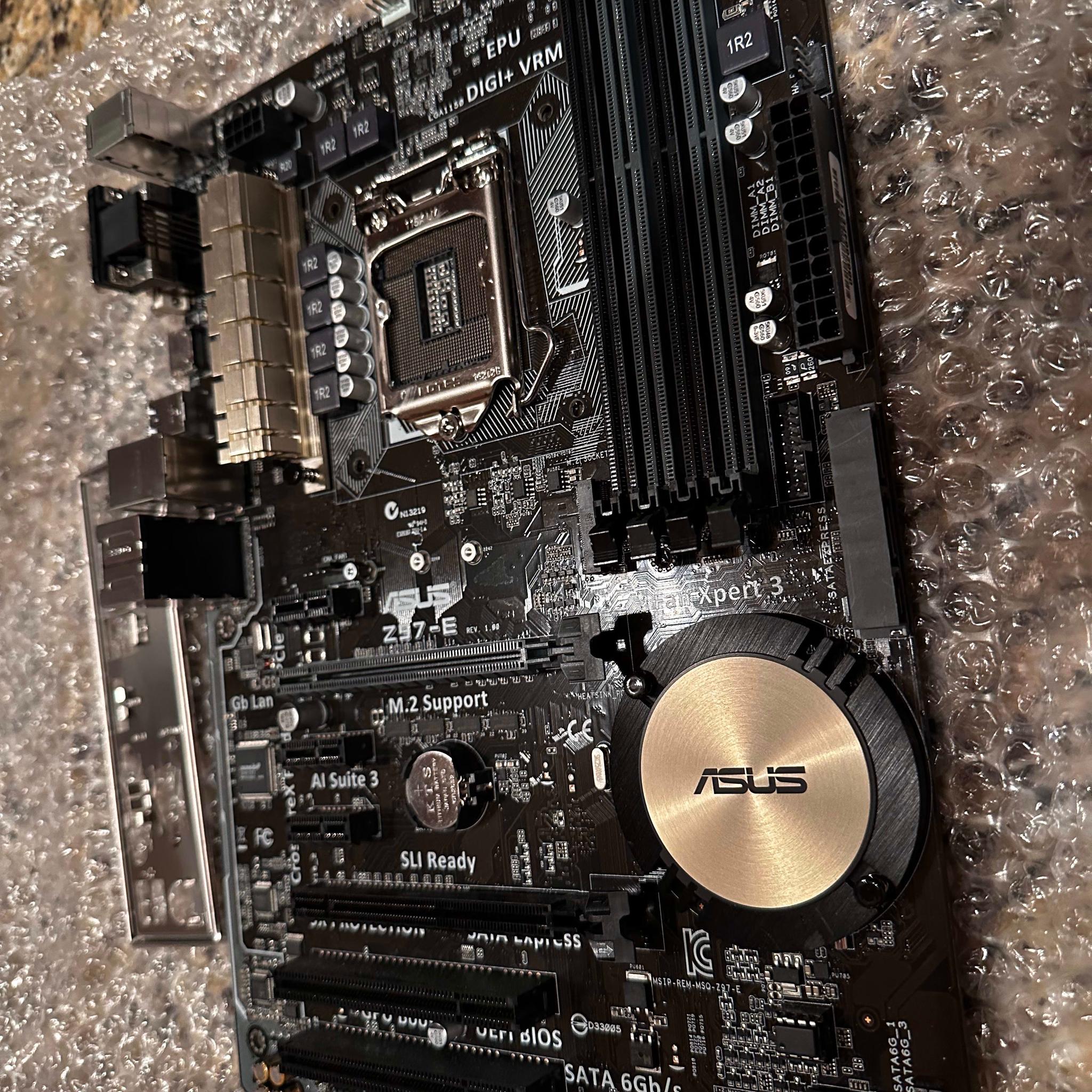 [Does not POST] Asus Z97-E ATX LGA1150 Motherboard with IO shield