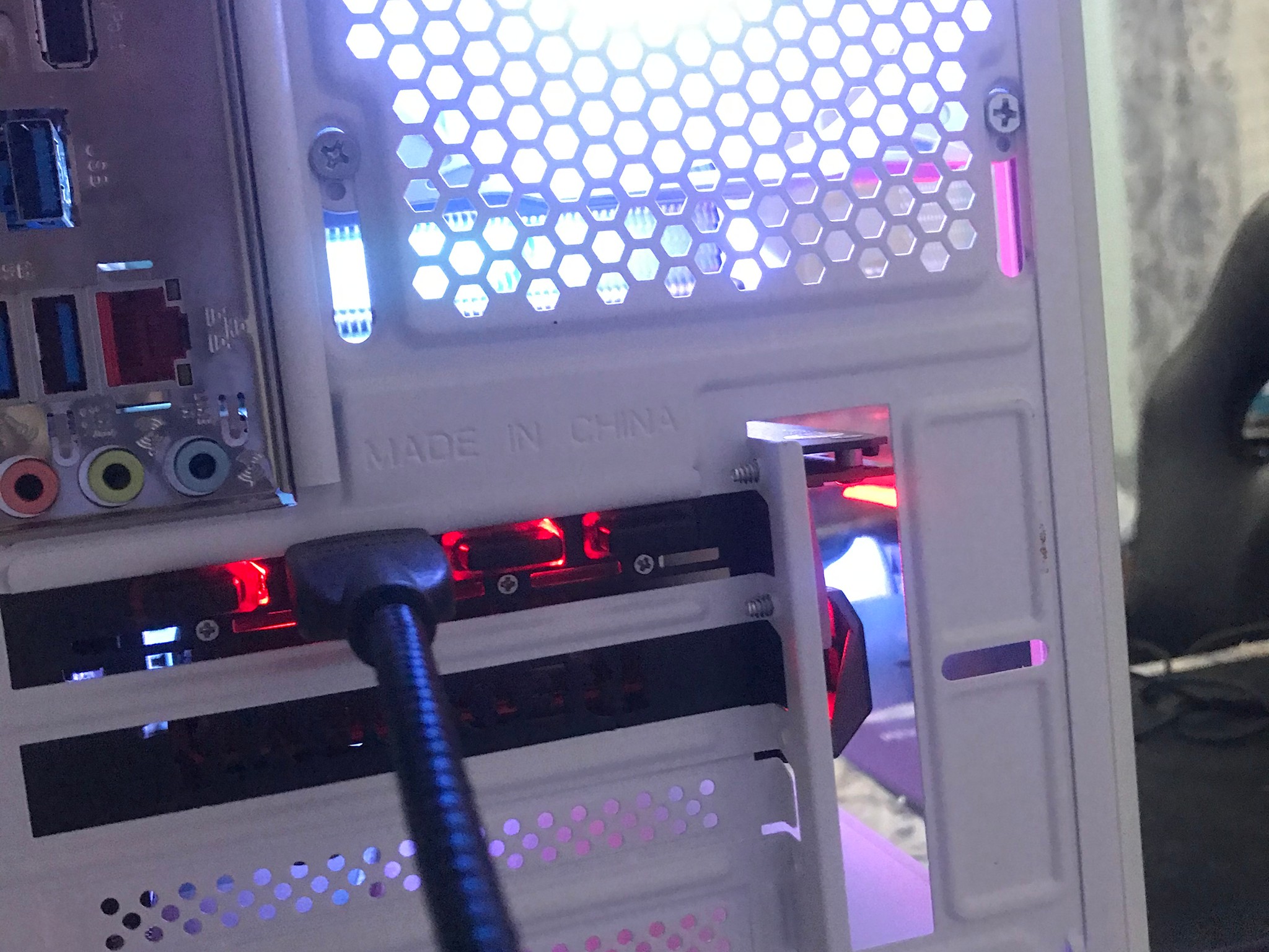 RED Devil RX 5600XT-i3 12100F BUDGET Gaming PC