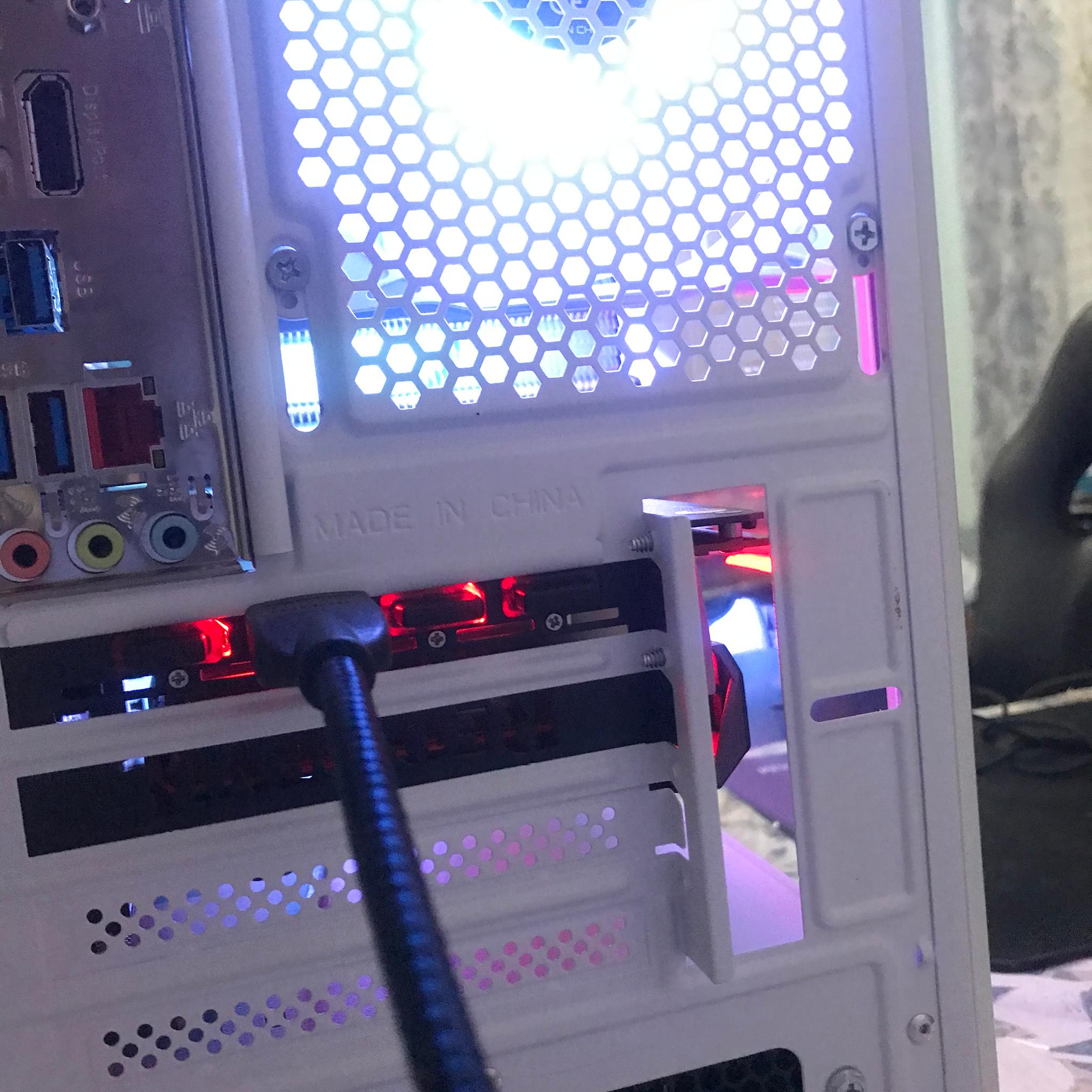 RED Devil RX 5600XT-i3 12100F BUDGET Gaming PC