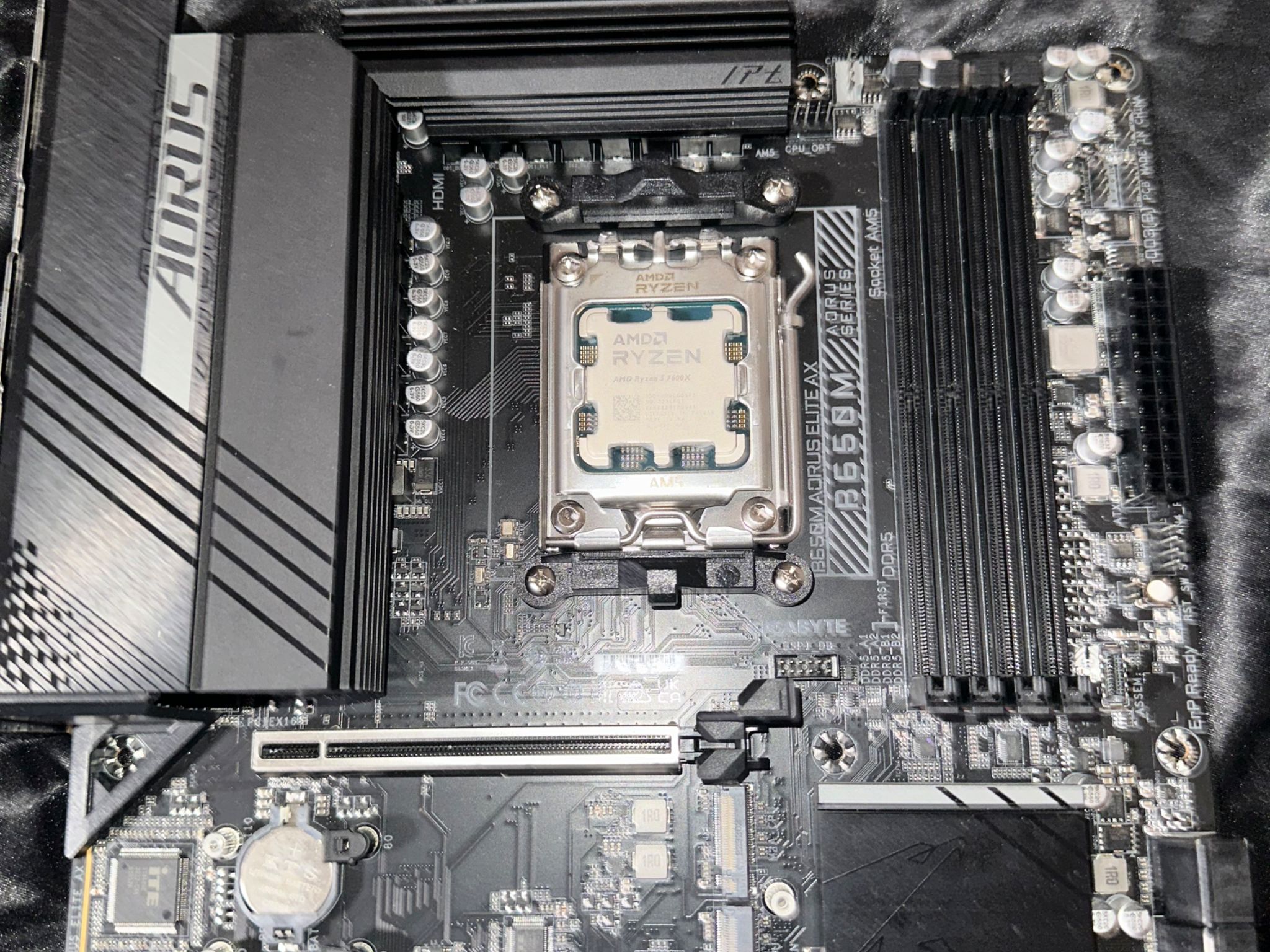 Ryzen 5 7600x / B650 Mobo Combo