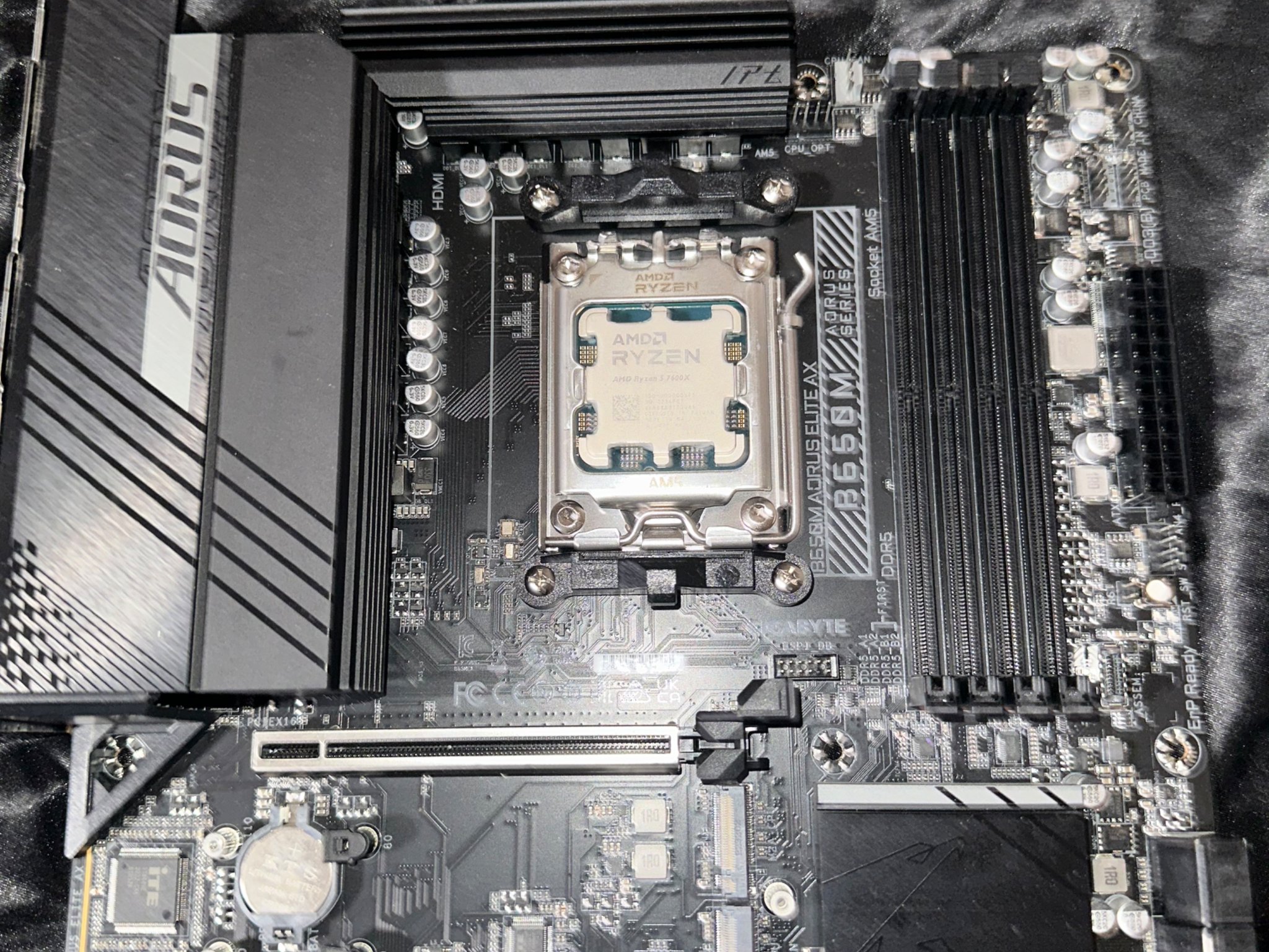 Ryzen 5 7600x / B650 Mobo Combo