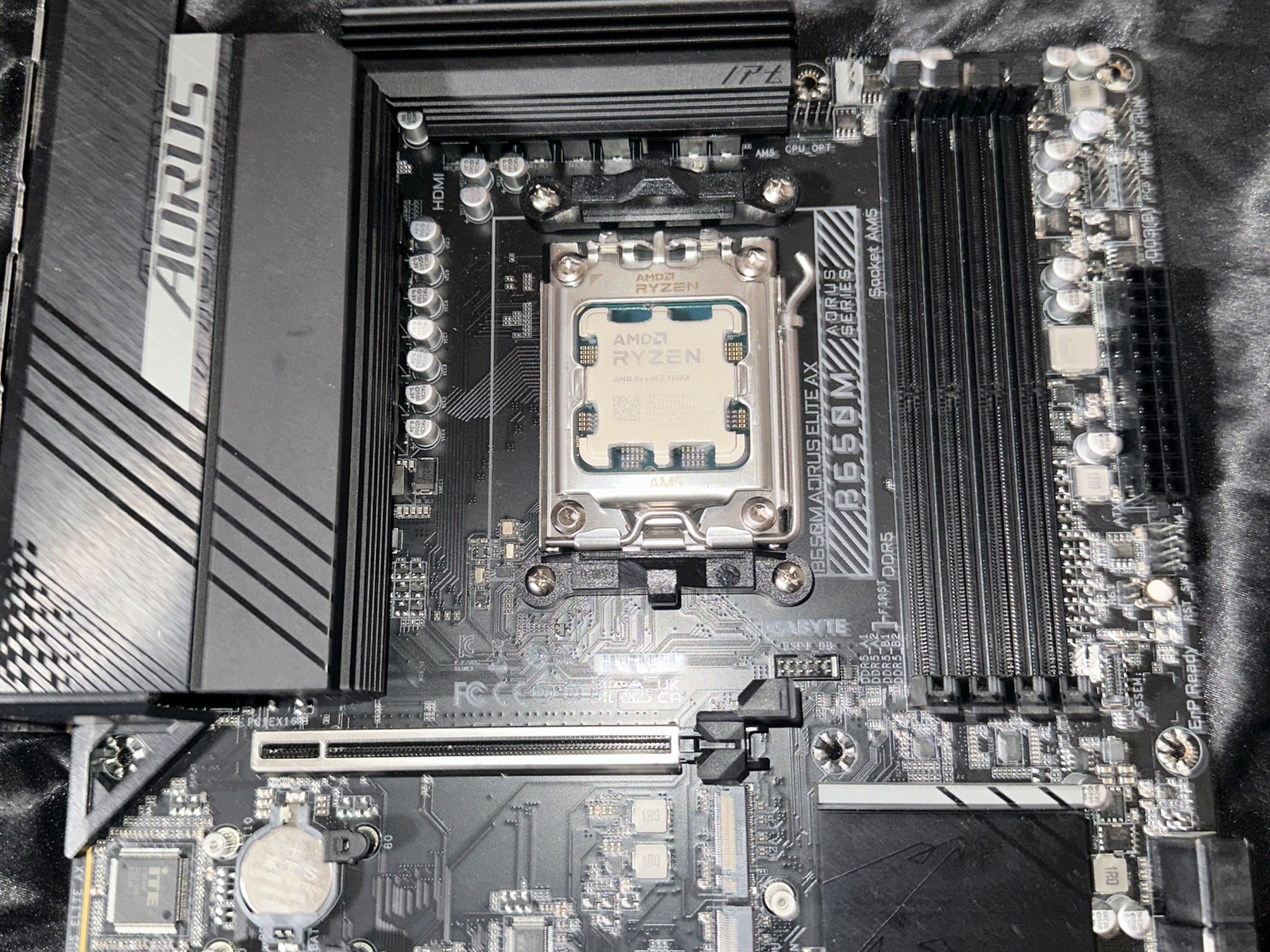 Ryzen 5 7600x / B650 Mobo Combo