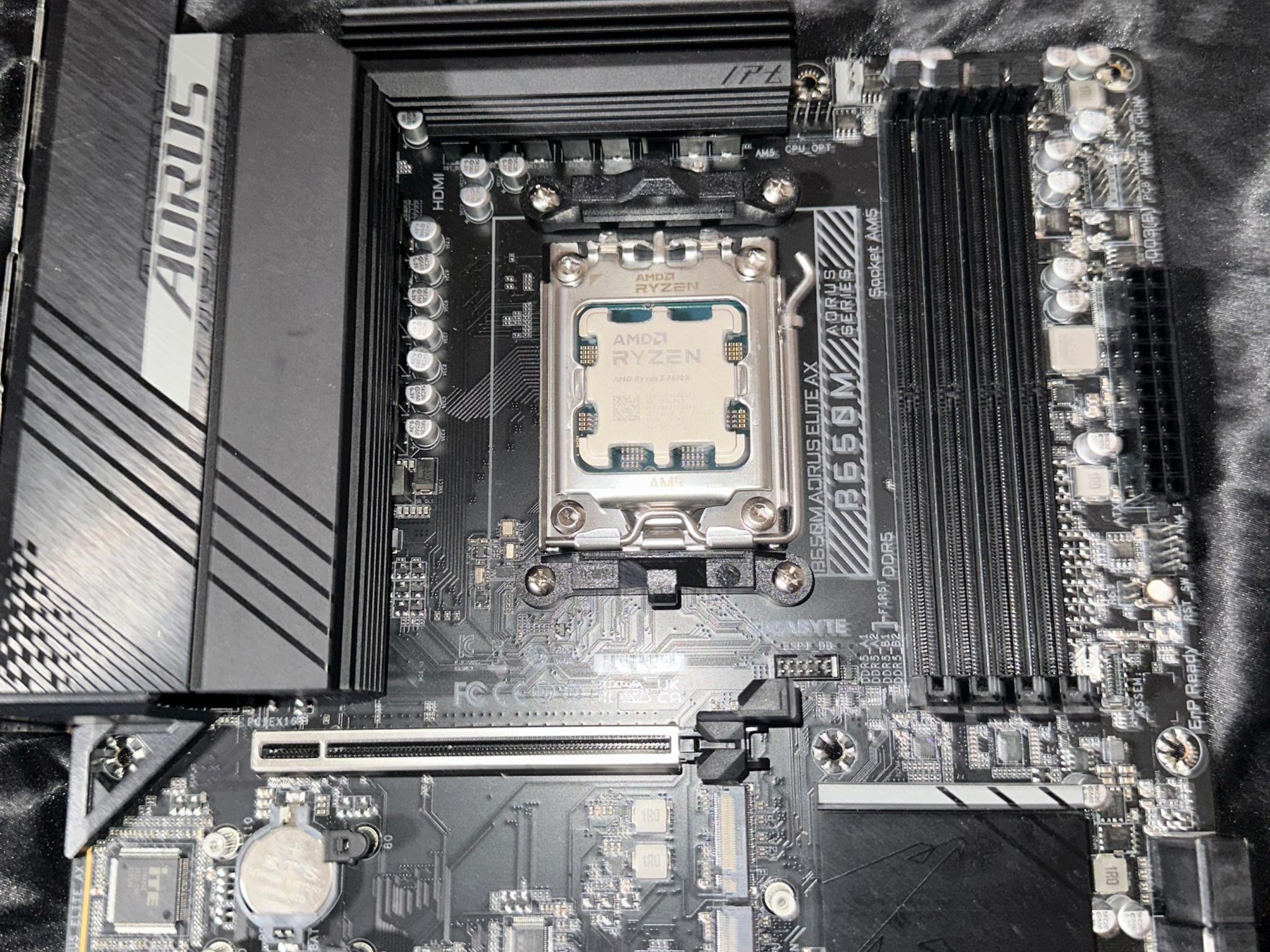 Ryzen 5 7600x / B650 Mobo Combo