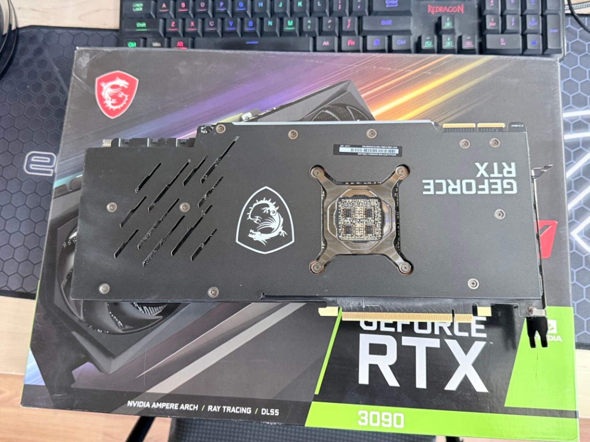 Gigabyte GeForce Gaming X Trio RTX 3090 24GB - With box and Support Bracket