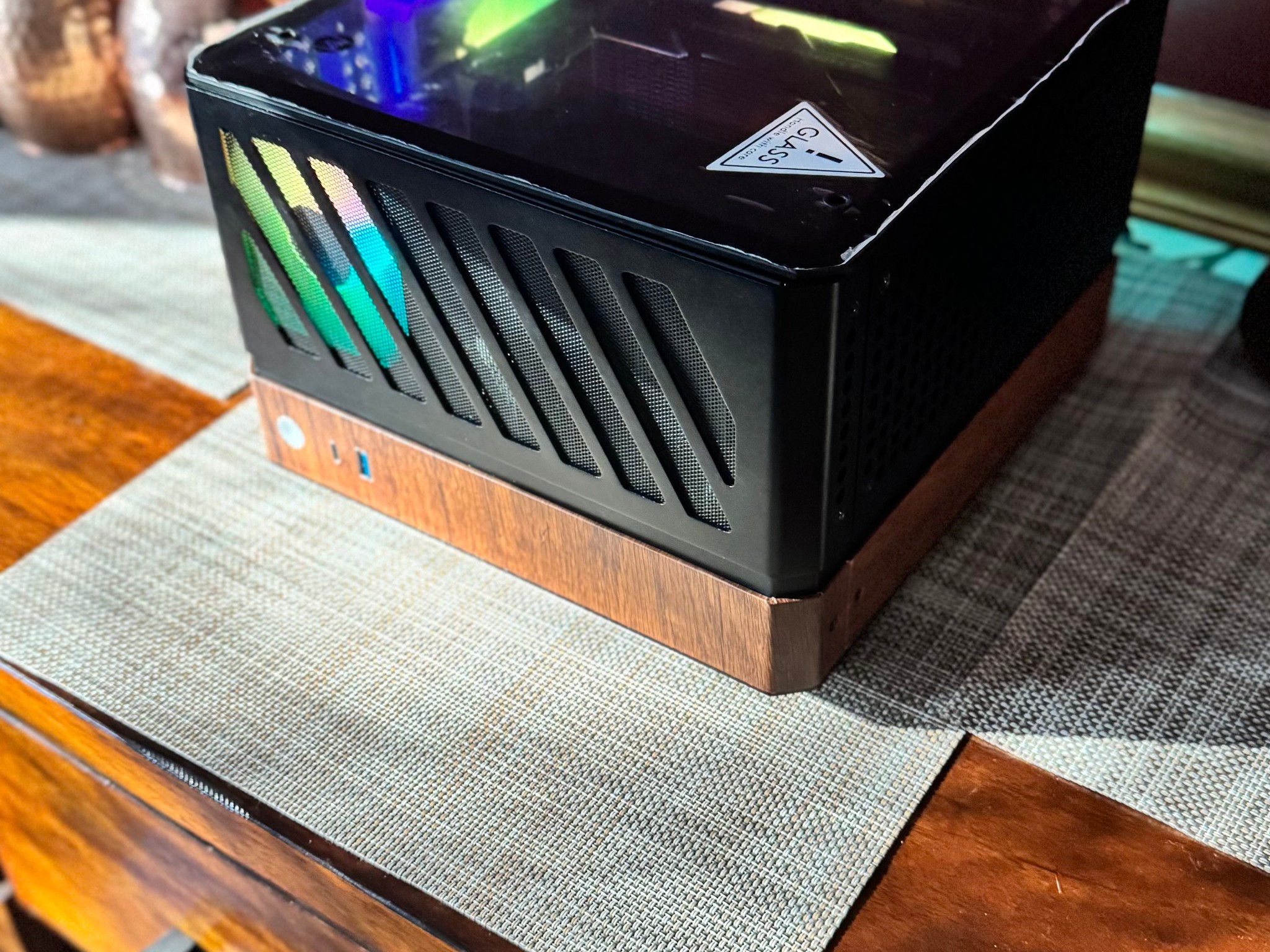 Luxury "Steam Machine" Ryzen 5 7600X3D Powercolor 9060 XT 32GB 1TB SteamOS 4K60 SFF Gaming Console