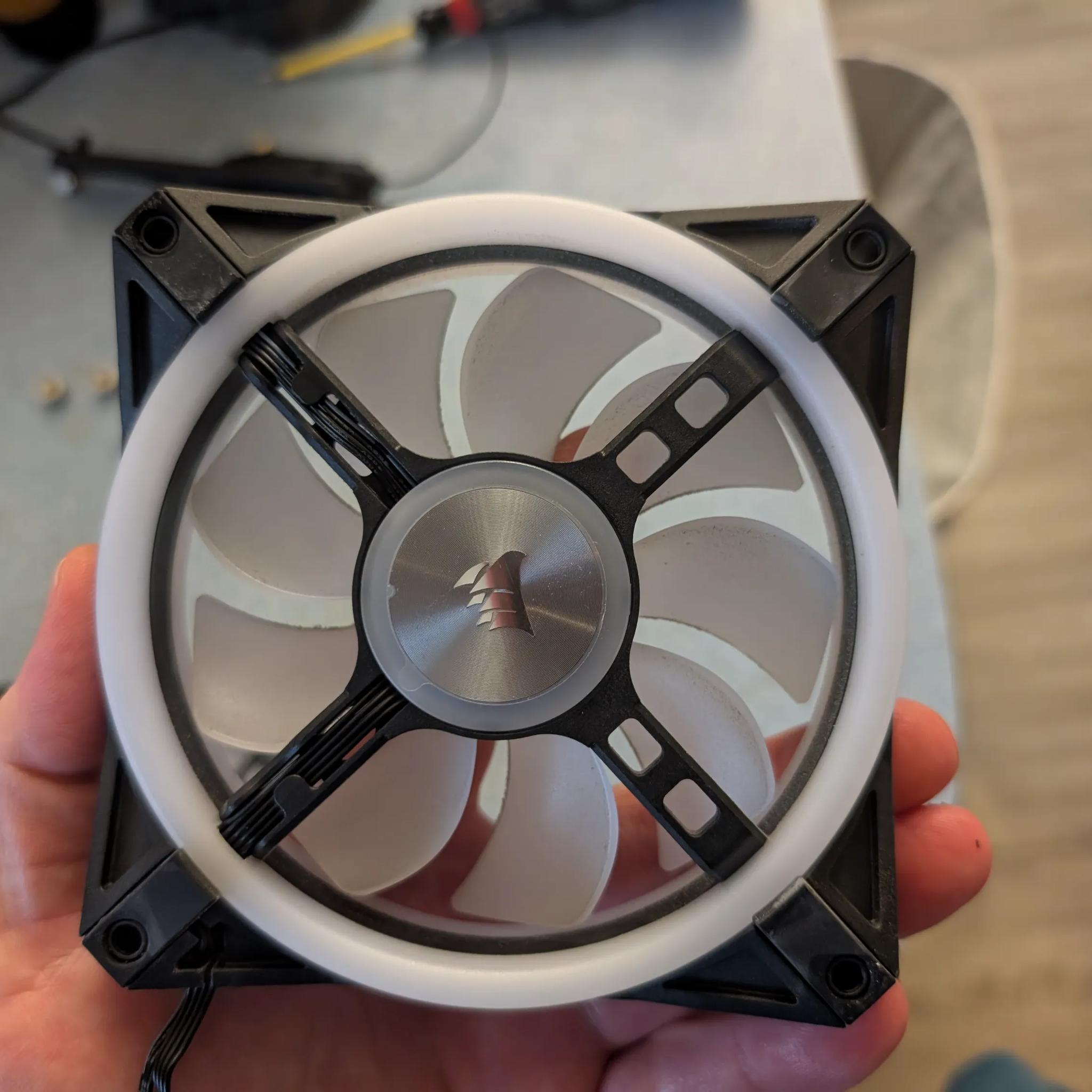 Set of 5 Corsair QL 120mm fans and RGB hub