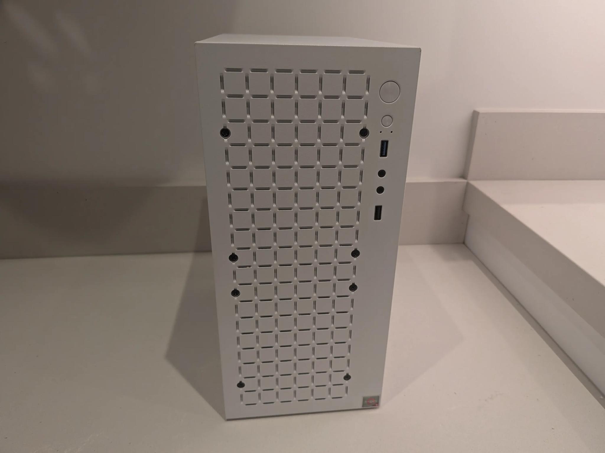 The Silksong - RX 7600, Ryzen 5 5600, 32 GB RAM, 1 TB NVME, RGB