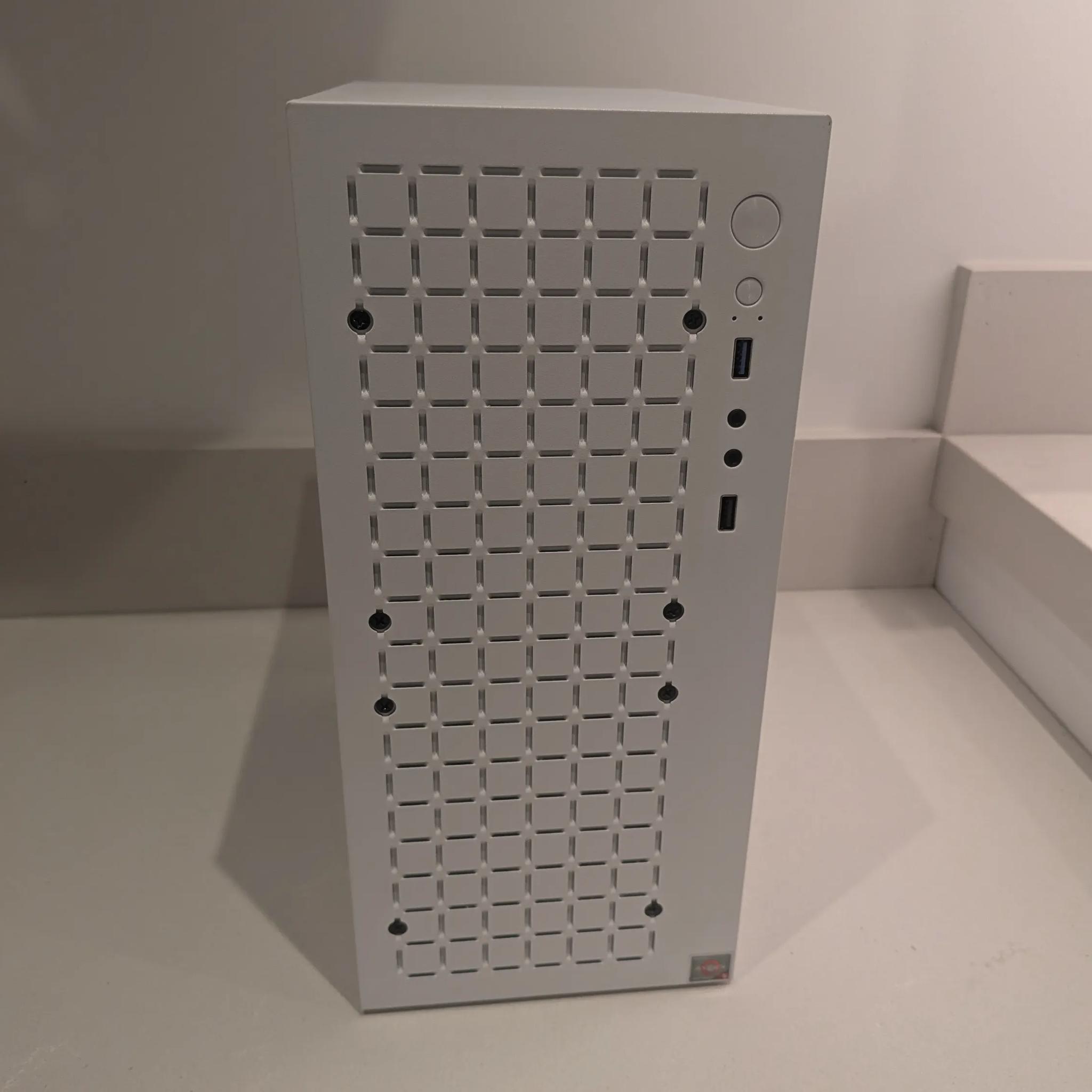 The Silksong - RX 7600, Ryzen 5 5600, 32 GB RAM, 1 TB NVME, RGB