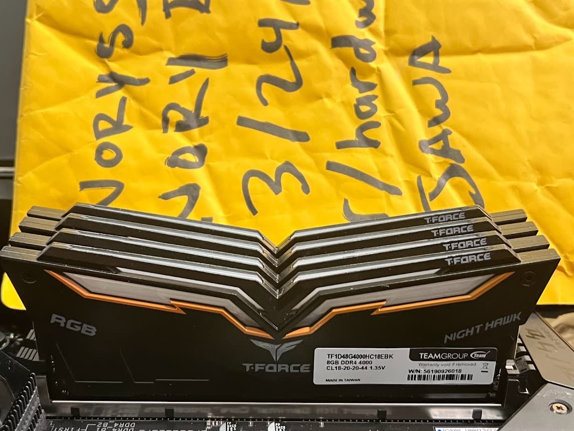 11900K + Gigabyte Z590 XTREME + 32GB RGB RAM