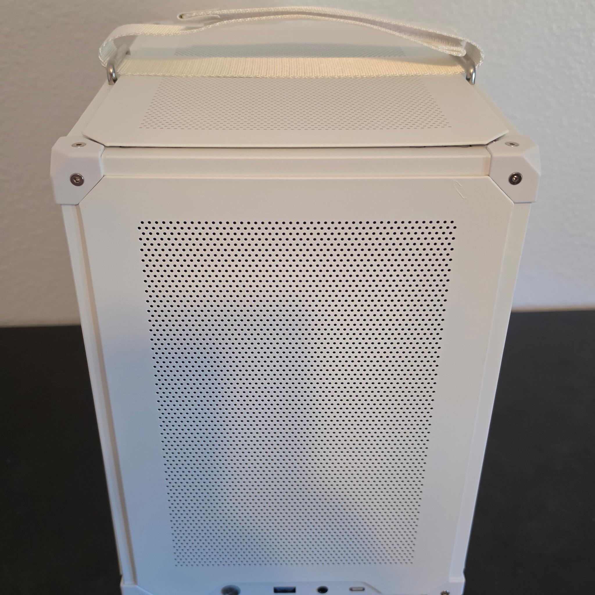 1440p ITX Gaming PC / RTX 4070 SUPER 12GB / i7 12700k / 32GB DDR4 / 2TB SSD / Wi-Fi + BT