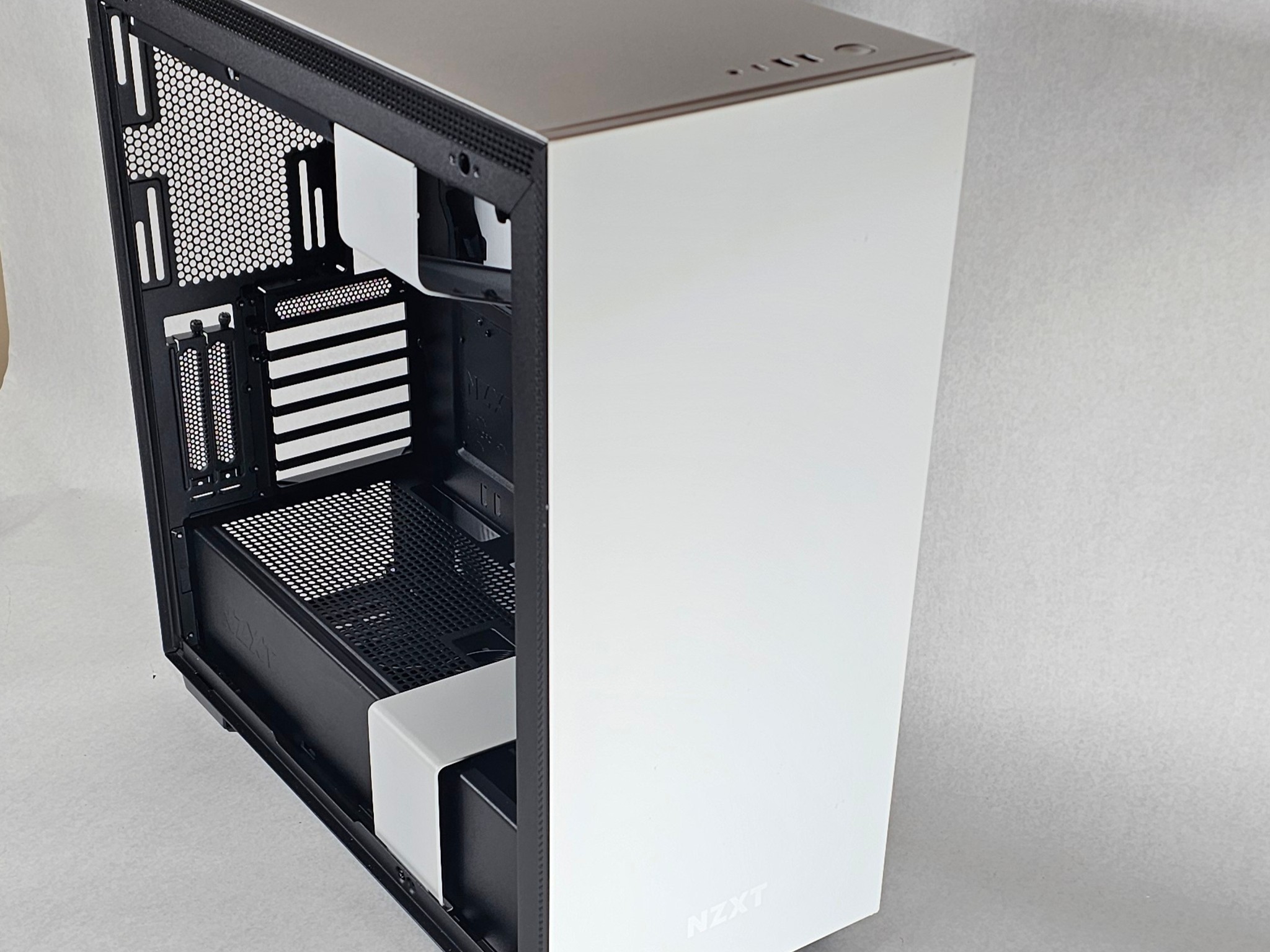 NZXT PC Case with Tempered Glass Side Panel and Front Mesh