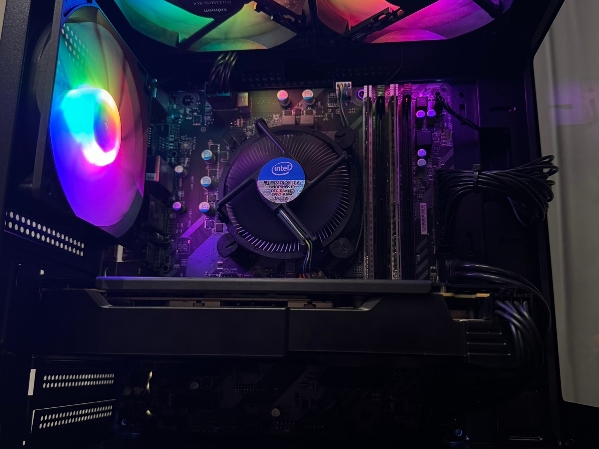 "E-Sports" | XFX RX 570 | Intel Core i5 7500 | 20GB DDR4 | 700GB SSD/HDD
