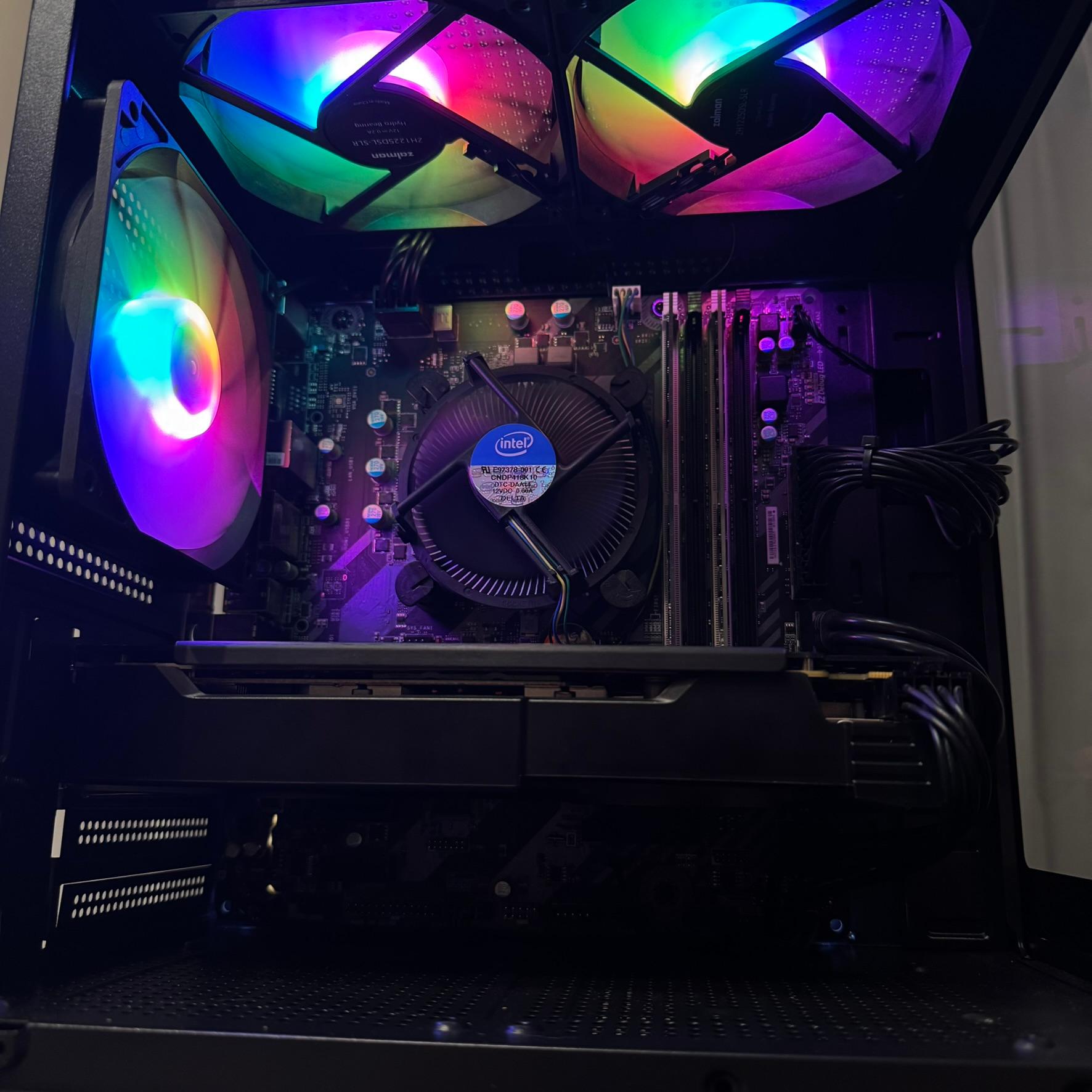 "E-Sports" | XFX RX 570 | Intel Core i5 7500 | 20GB DDR4 | 700GB SSD/HDD