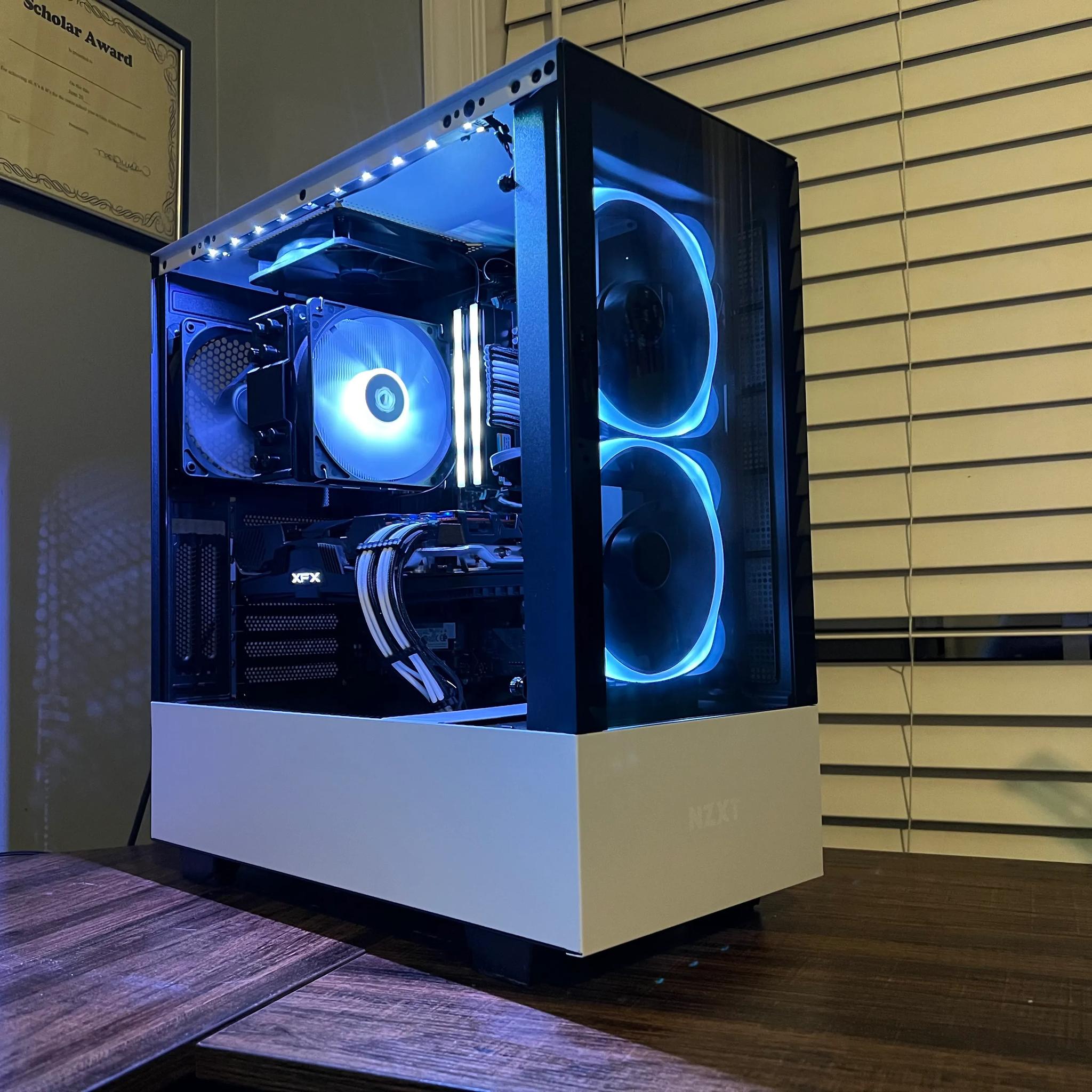 Whiteline: i5-10400, RX 5700xt Gaming PC