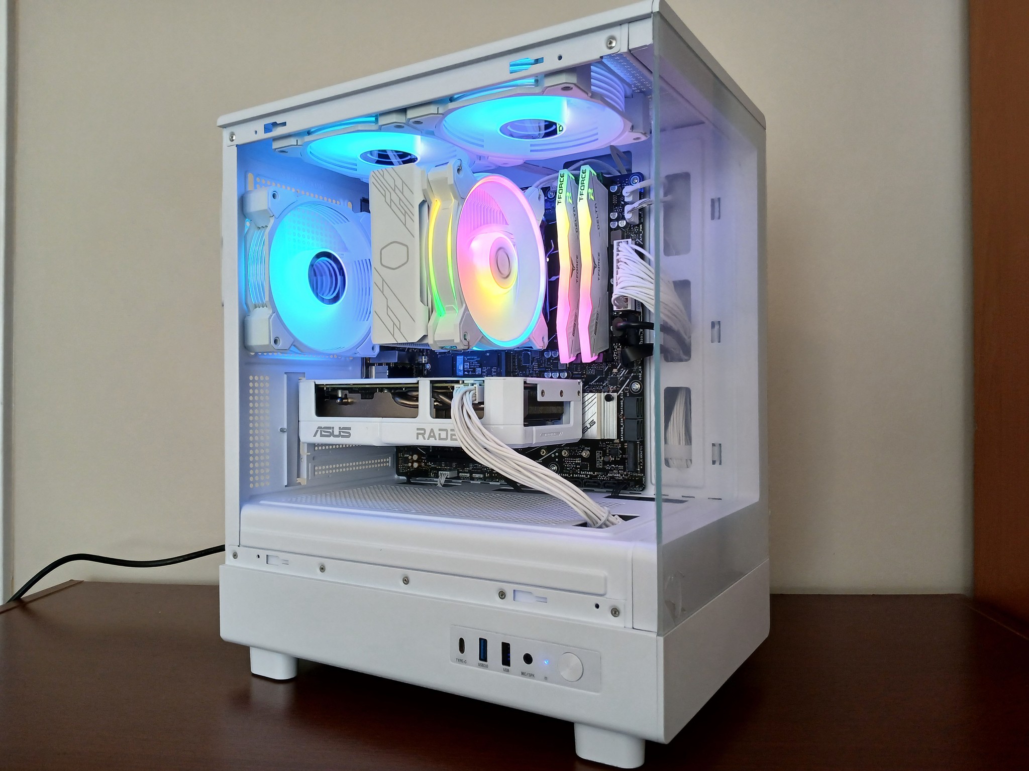 Snow White 1440P | RX 9060XT 16GB | Ryzen 5 7600X | 16GB RAM