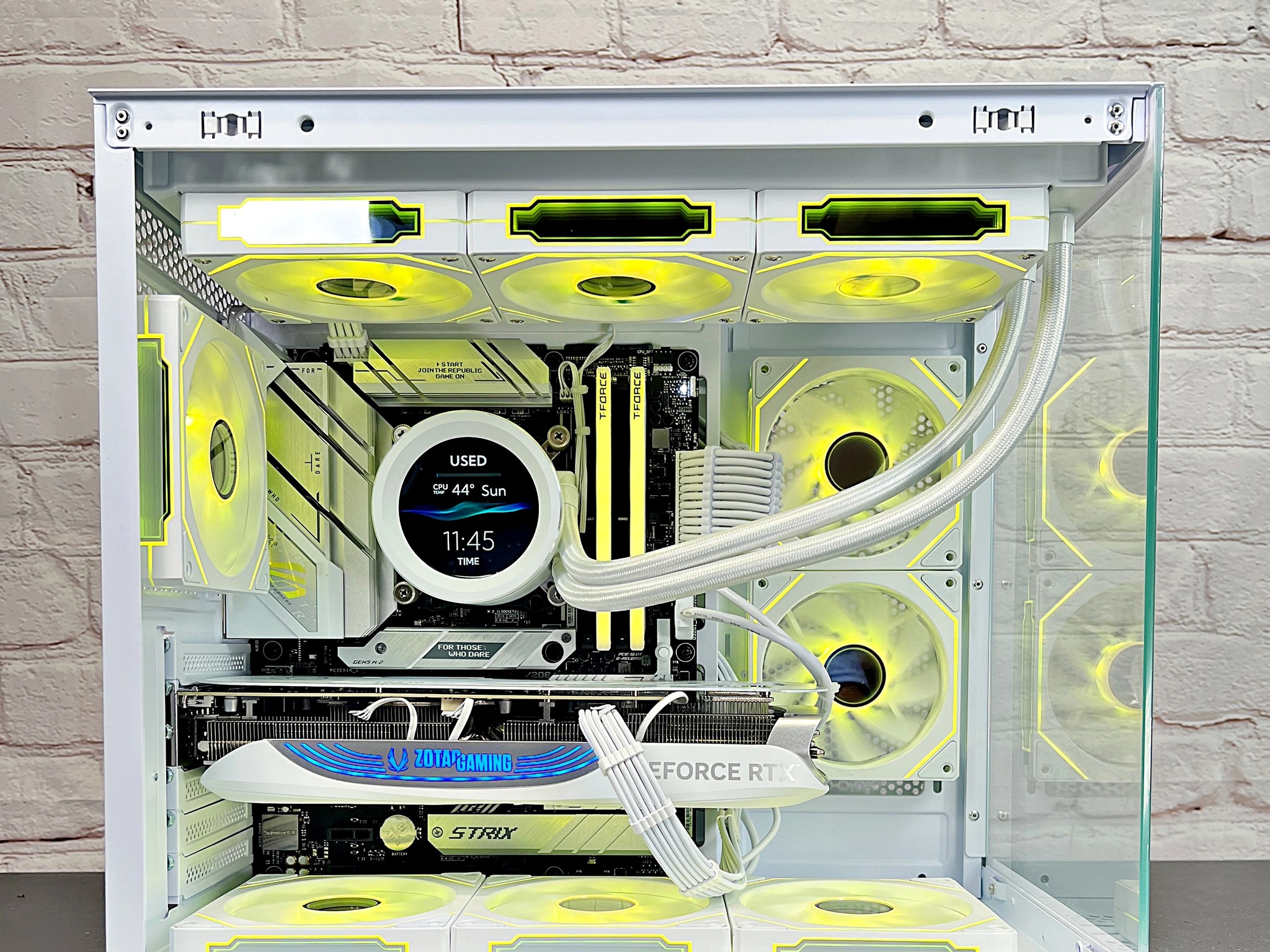 RTX 4080 Super Ryzen 7 7800X3D 32GB DDR5 RAM 4TB M.2 Gaming PC 🤯
