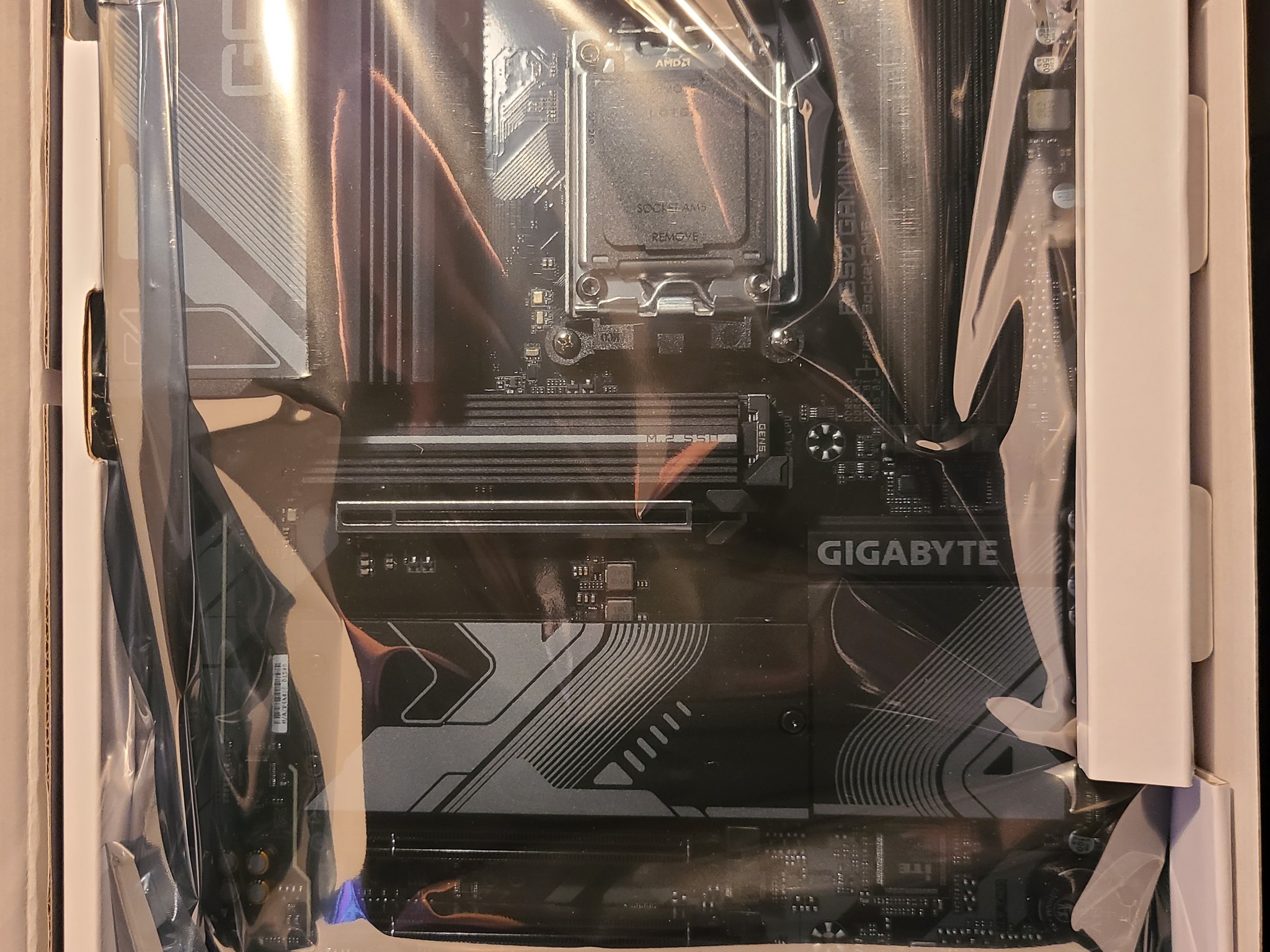 GIGABYTE B650 GAMING X AX V2 ATX Motherboard AMD AM5 Socket DDR5