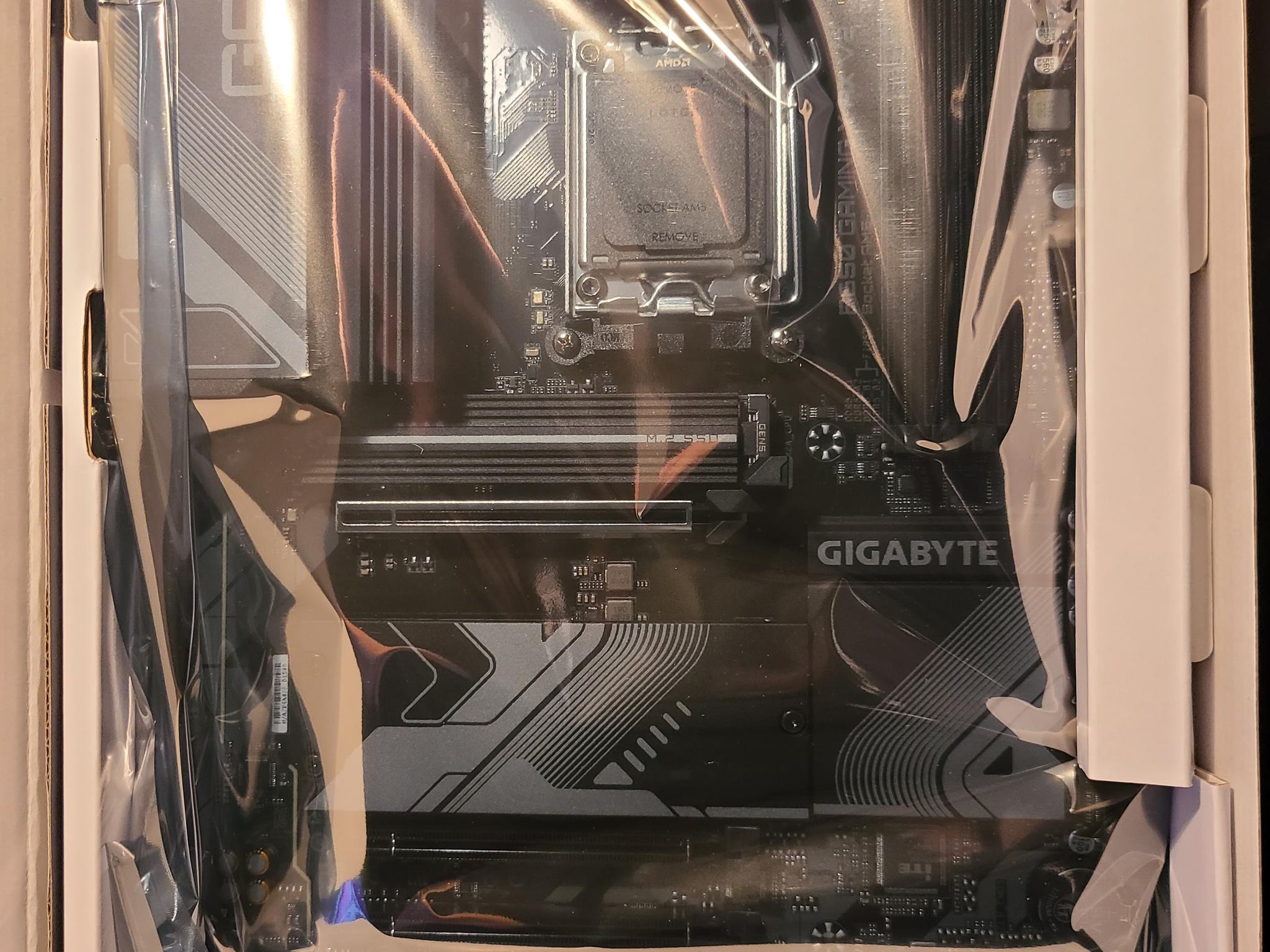GIGABYTE B650 GAMING X AX V2 ATX Motherboard AMD AM5 Socket DDR5