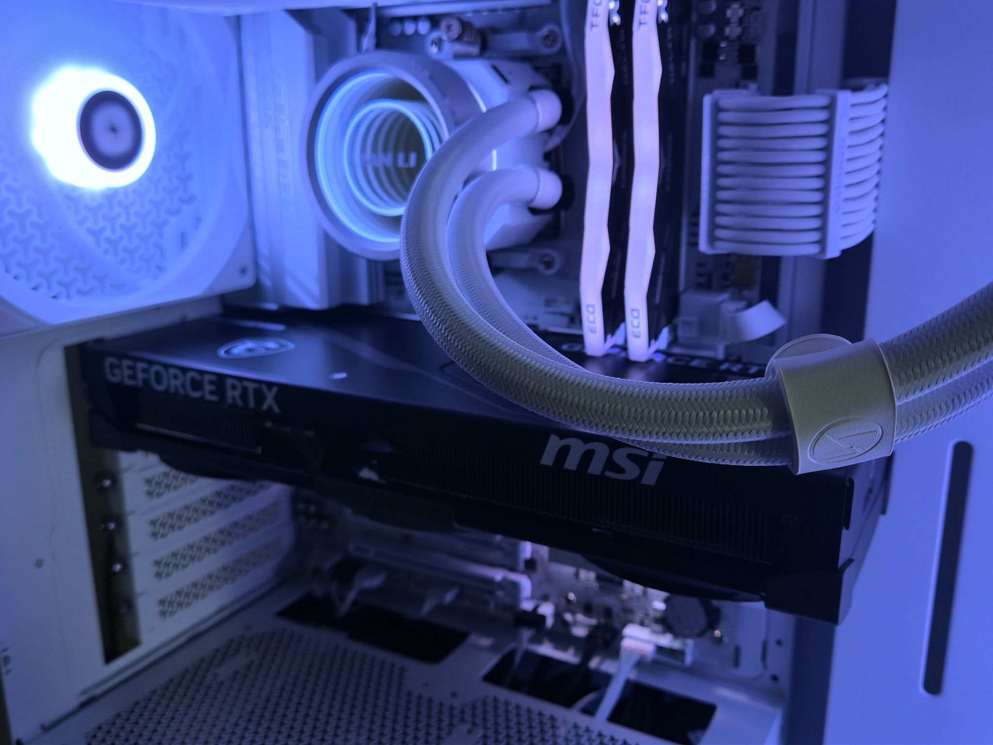 RTX 5070 Ti OC PZ - Ryzen 9850X3D - 2TB Gen4 NVMe - 32GB DDR5 6400