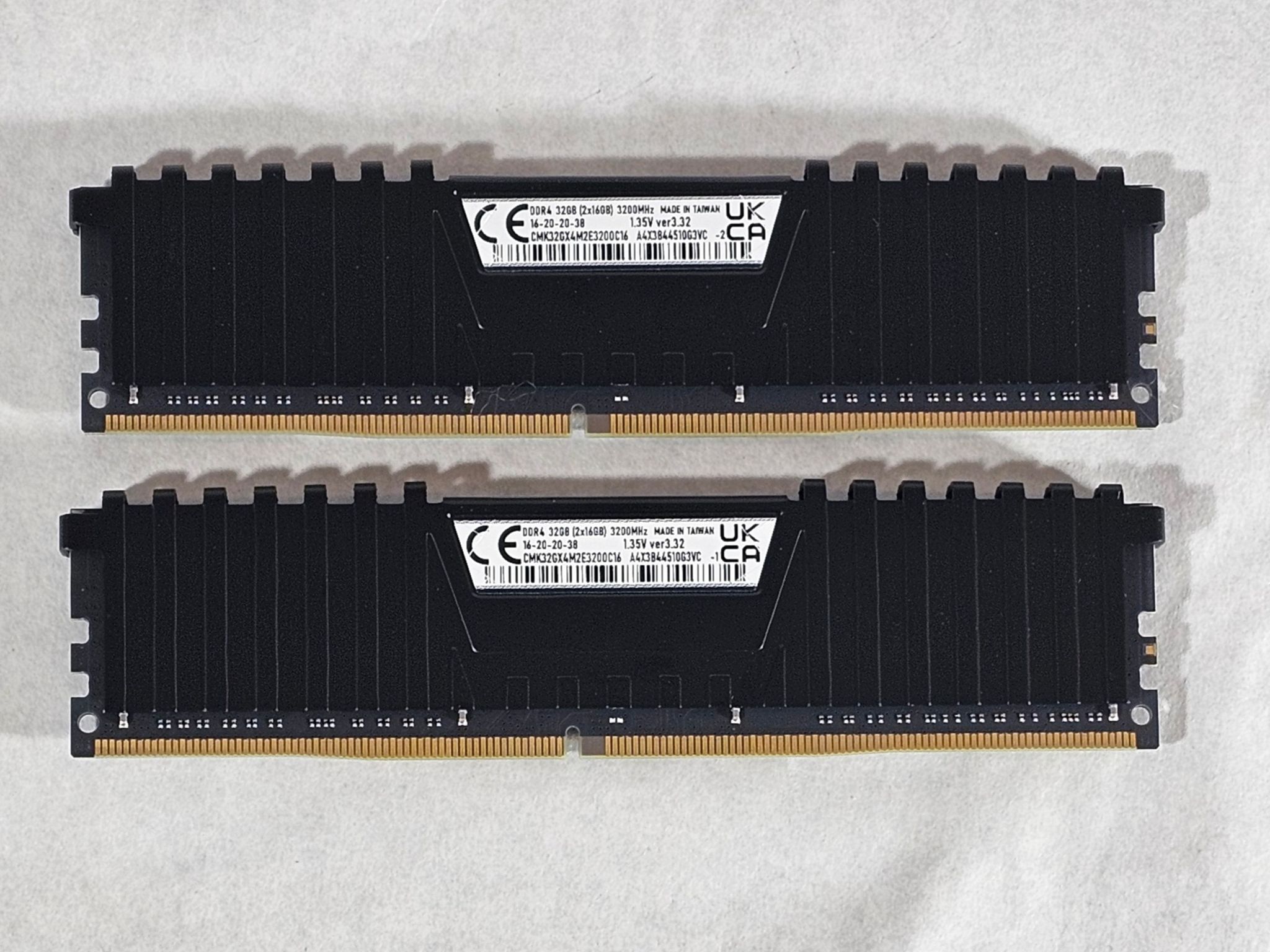 32GB DDR4 (2x16GB) CL16 3200MHz Corsair Vengeance LPX