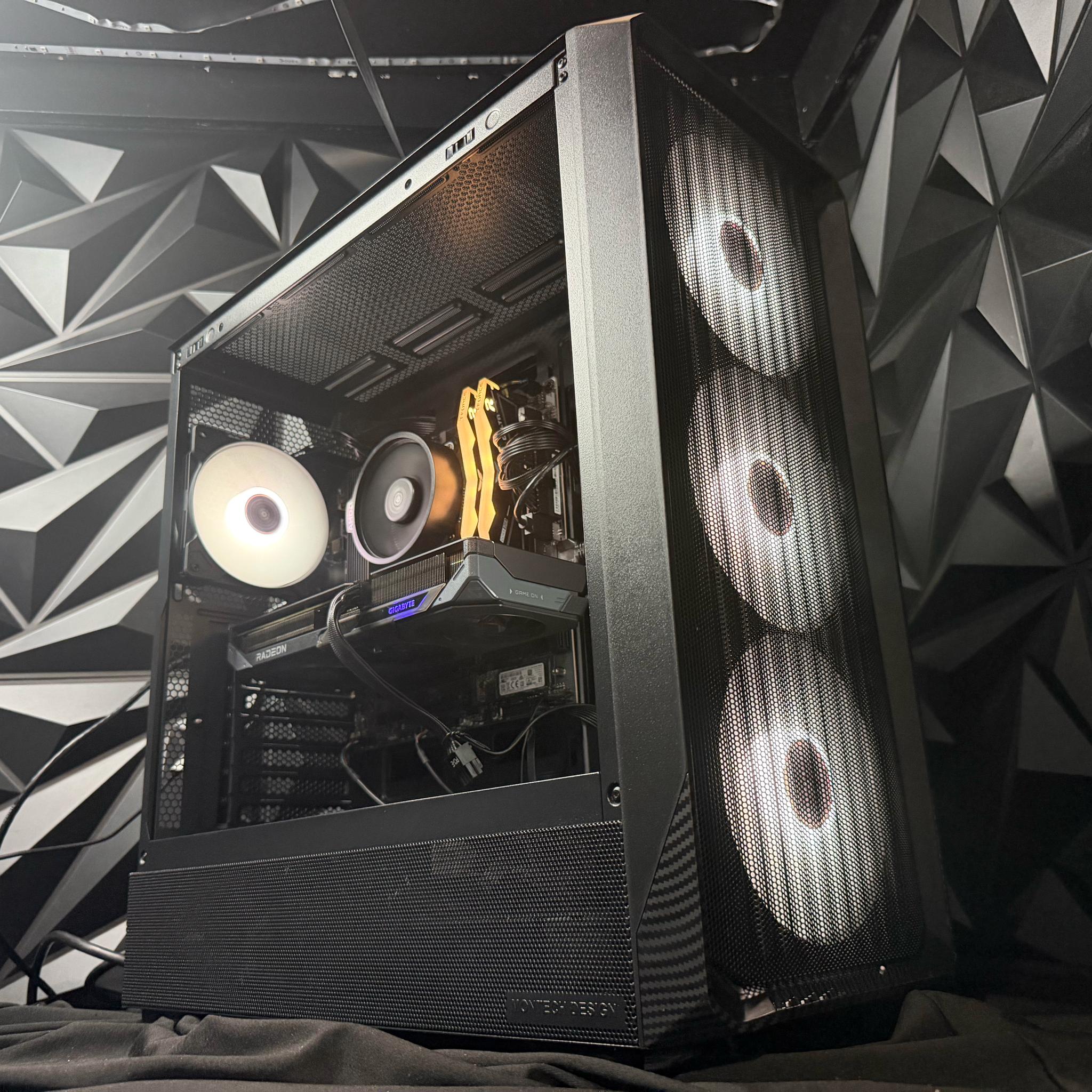 🖤⚡ CARBON 96 ⚡🖤Ryzen 5 9600X| RX 9060 XT | 16 GB DDR5| 1.25 TB NVMe| 650W PSU