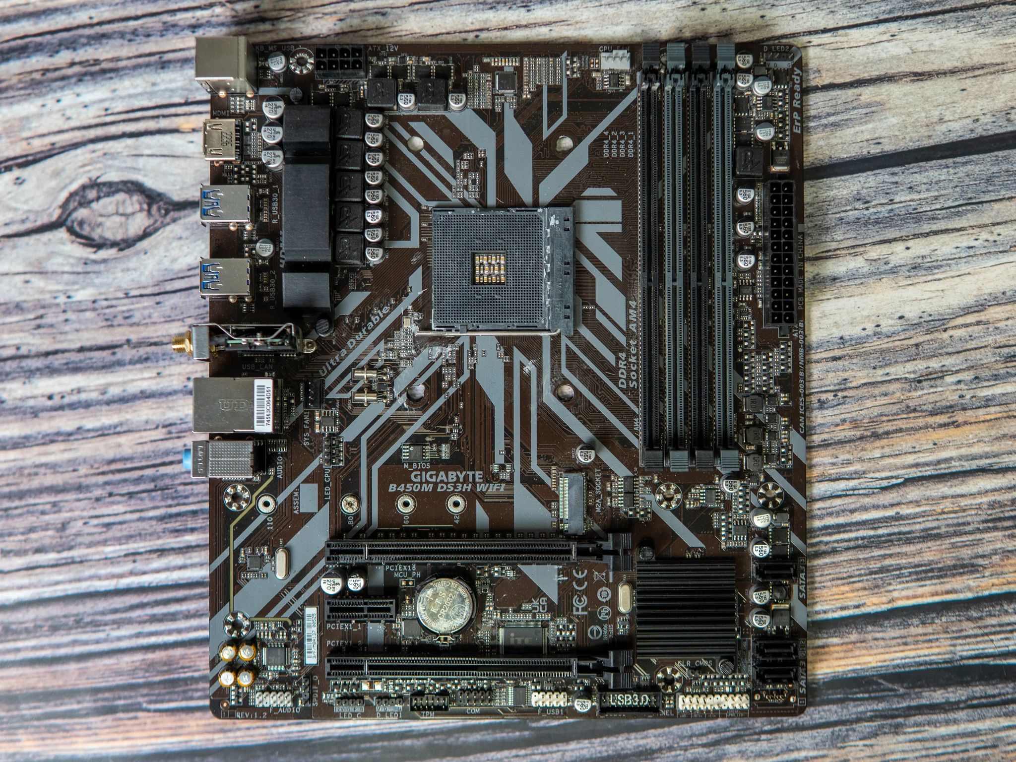 Gigabyte B450M DS3H WiFi (As-Is / For Parts or Repair)