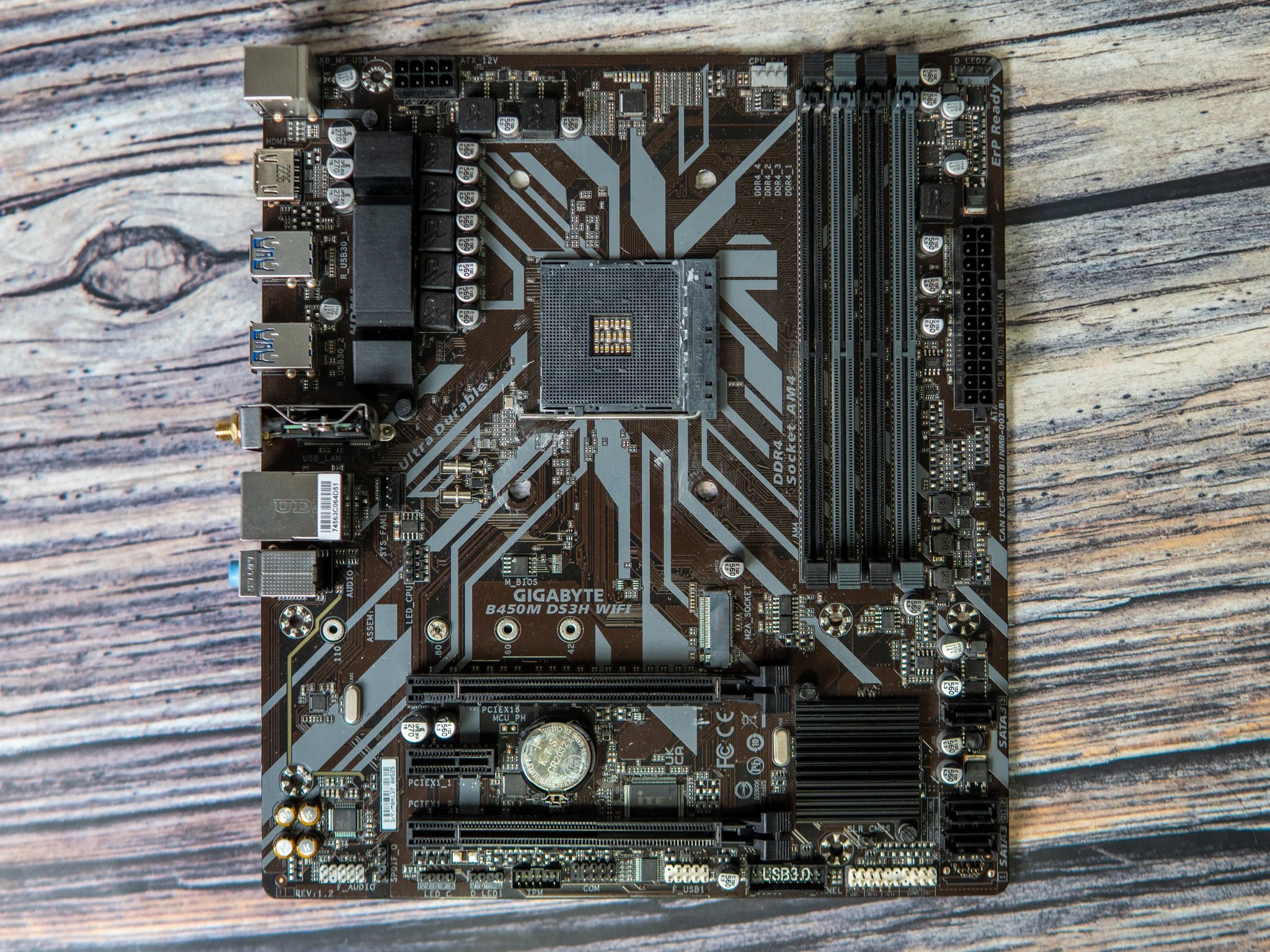 Gigabyte B450M DS3H WiFi (As-Is / For Parts or Repair)