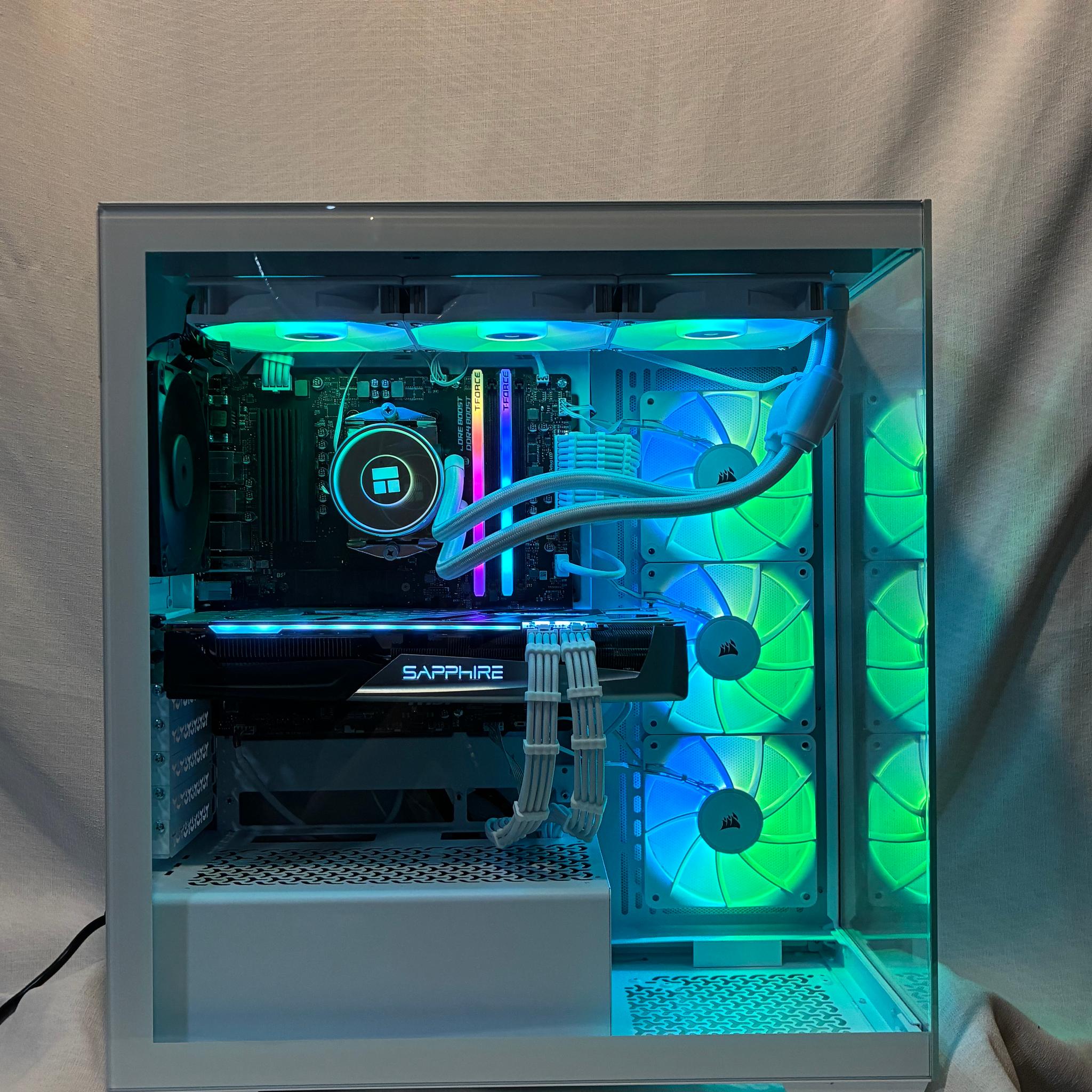 Pre-built All White Gaming PC Ryzen 5 4500 - Radeon 5700 XT NITRO+ 8GB
