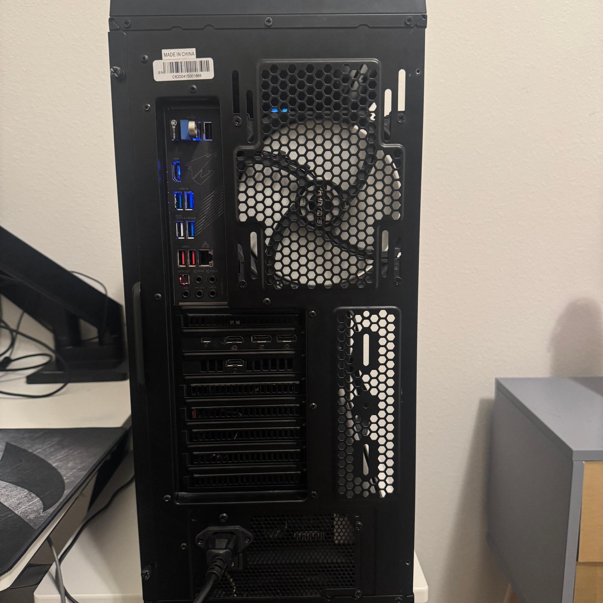Gaming PC | RTX 2070 Super |  Ryzen 9 3900X | 32GB RAM | 1TB SSD | Razer Keyboard & Mouse