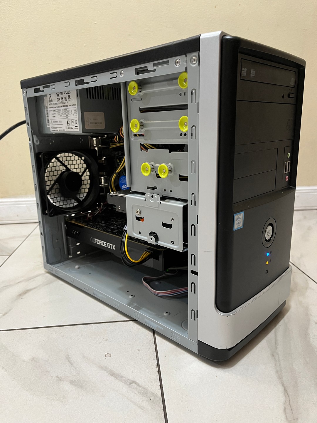 デスクトップパソコン　Core i5-7400 GTX1070Ti width=1080,quality=90,format=