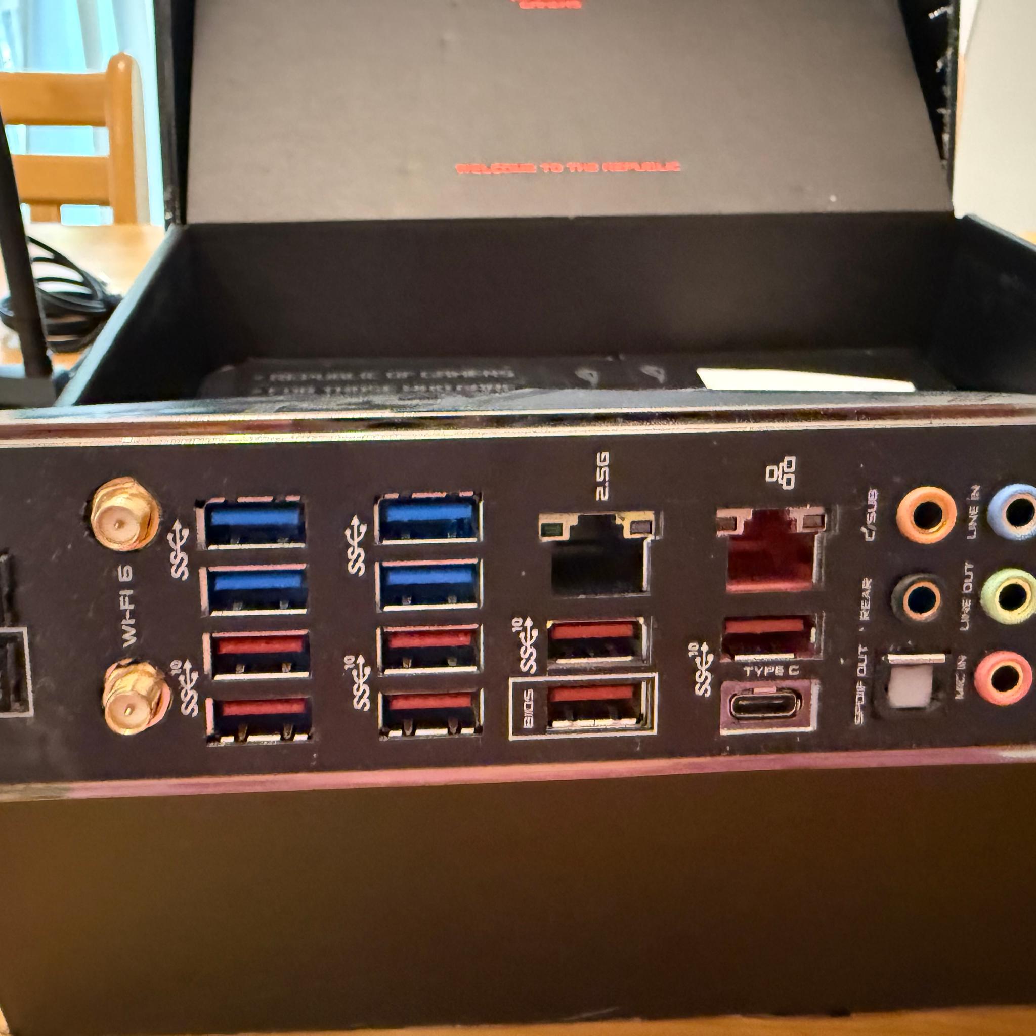 ROG Crosshair VIII Dark Hero X570, Excellent Condition!