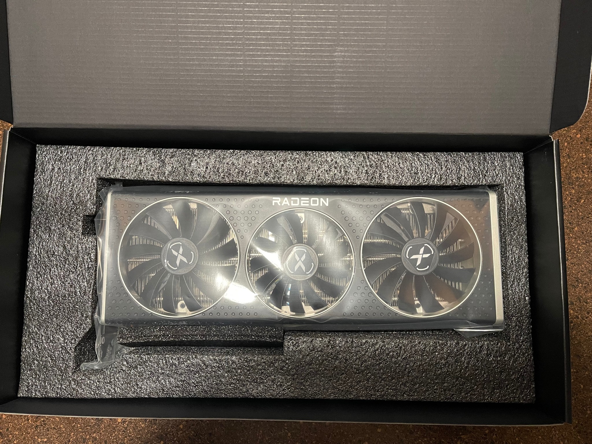 XFX Speedster MERC319 AMD Radeon RX 6800XT
