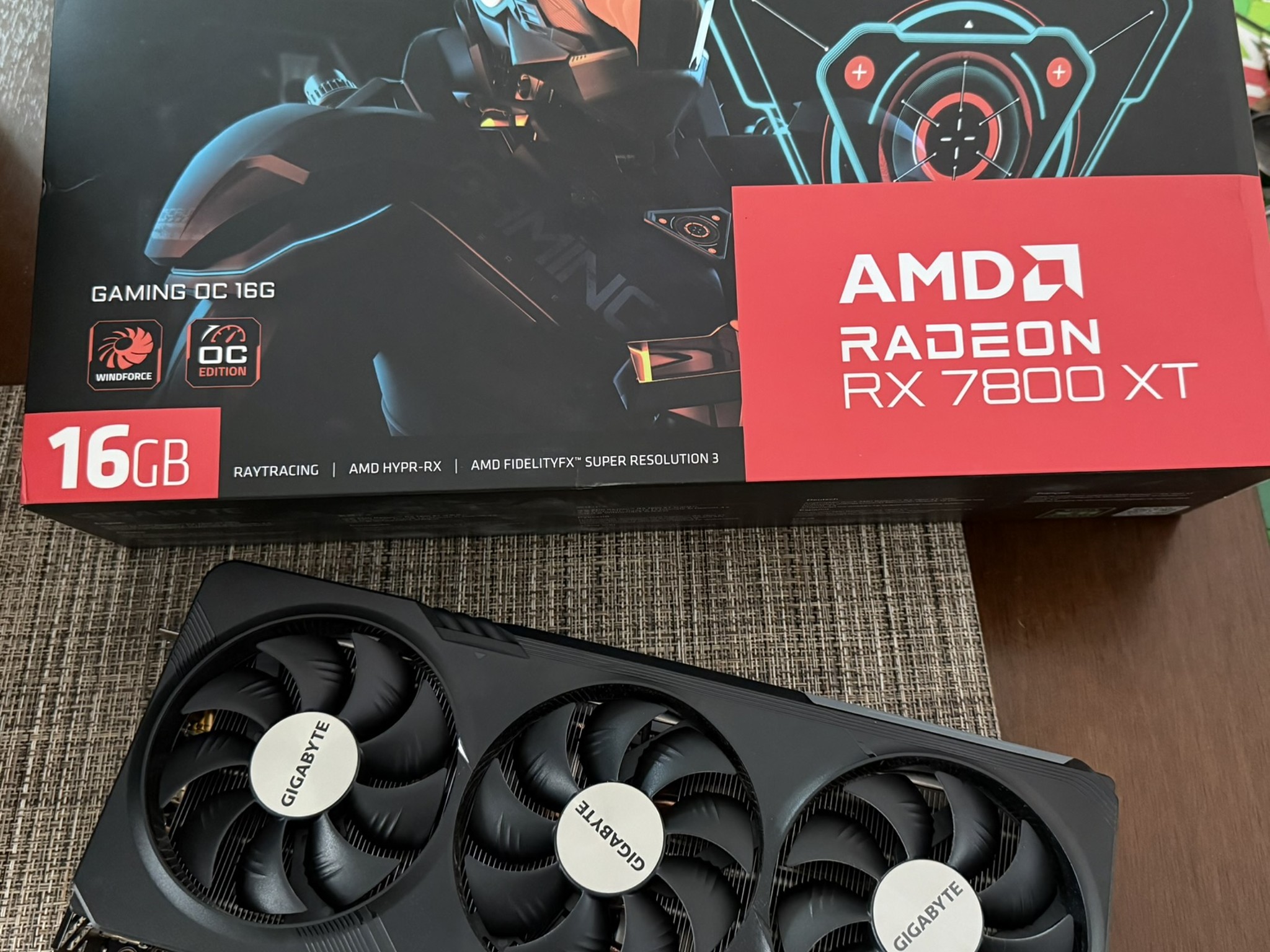 GIGABYTE 7800XT GAMING OC, 3x WINDFORCE Fans 16GB, GV-R78XTGAMING OC Video Card